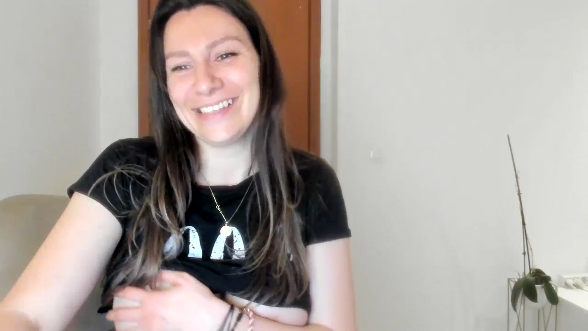 Gallery image thumbnail from ItsEvie's myfreecams stream on, 03/30/2026, 22:46 image 17 of 20