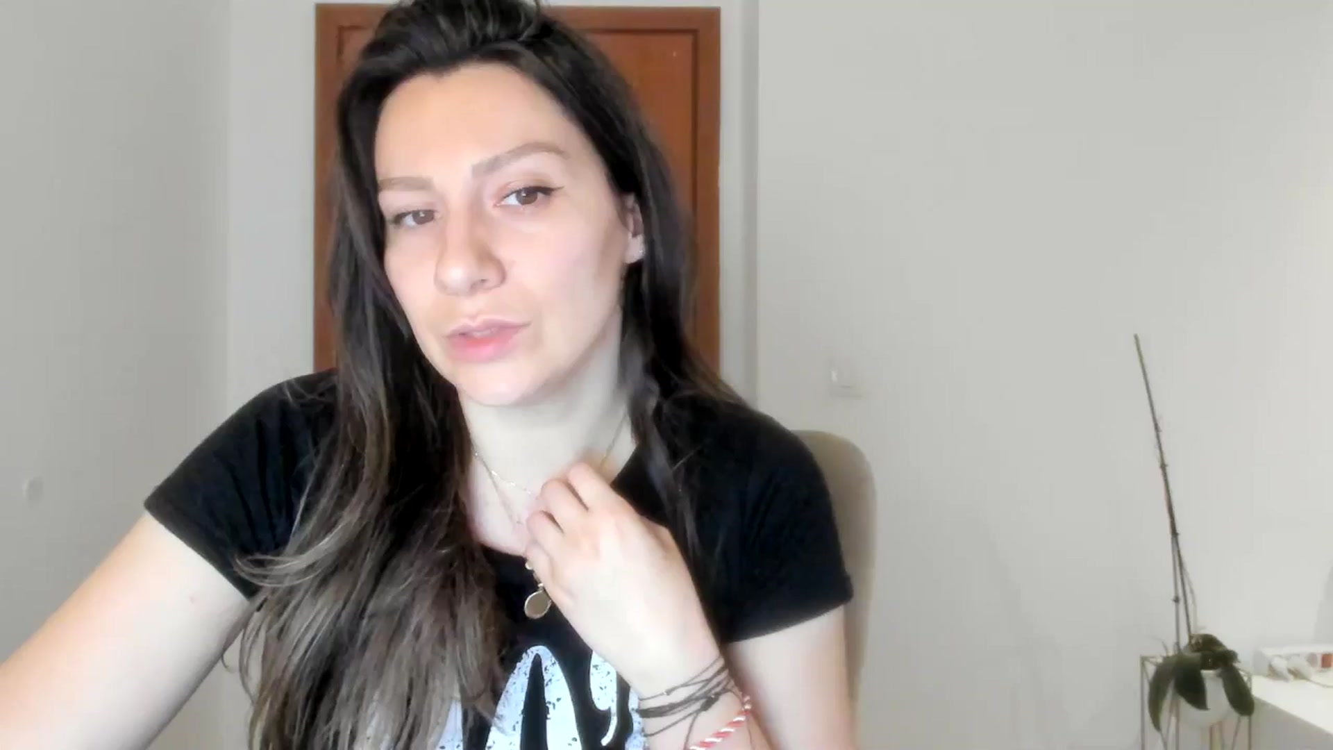 Gallery image thumbnail from ItsEvie's myfreecams stream on, 03/30/2026, 22:46 image 7 of 20