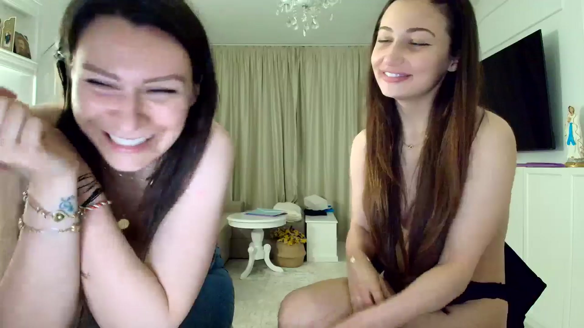 Gallery image thumbnail from ItsEvie's myfreecams stream on, 04/02/2026, 23:05 image 9 of 20