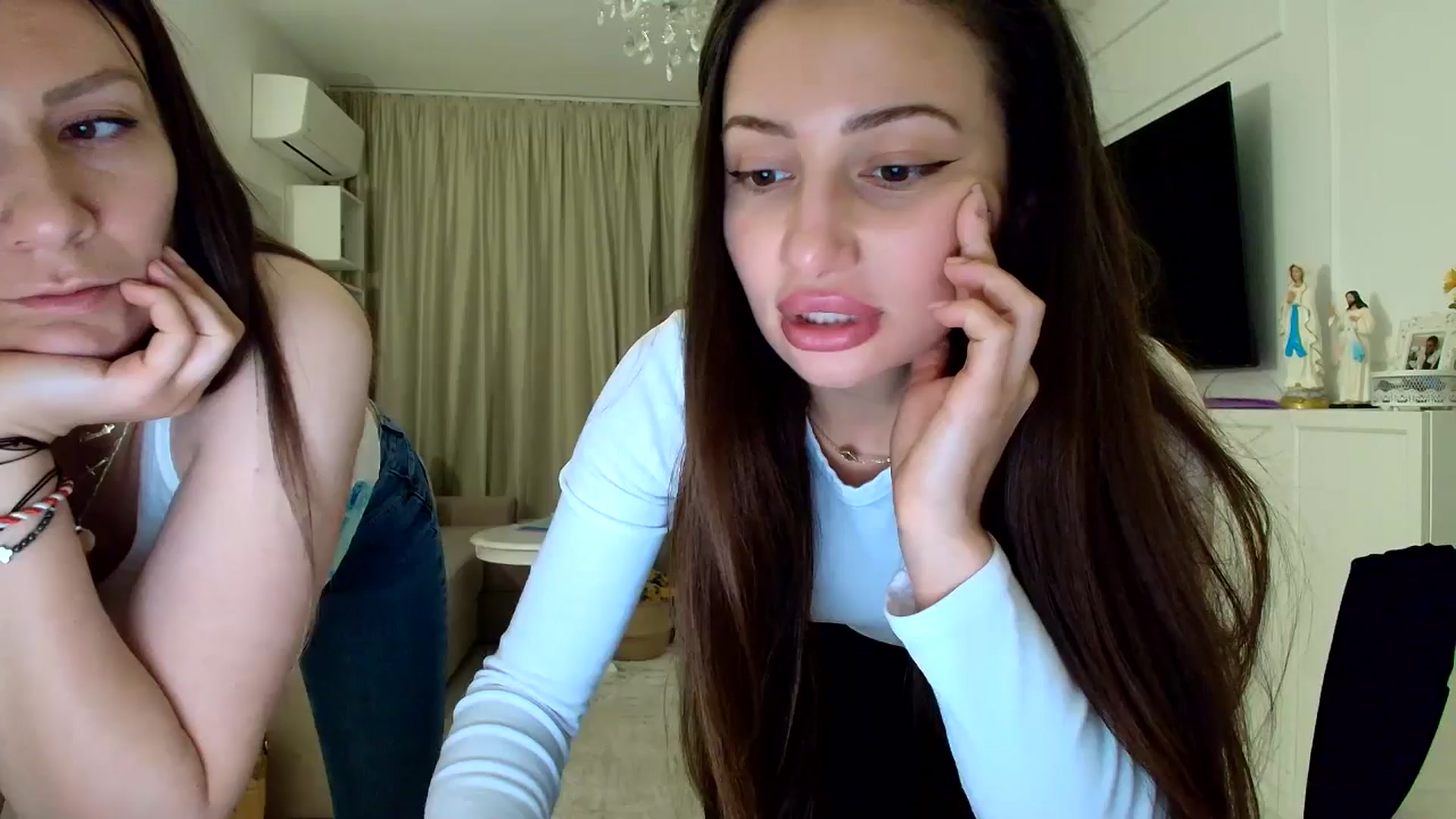 Gallery image thumbnail from ItsEvie's myfreecams stream on, 04/02/2026, 23:05 image 1 of 20