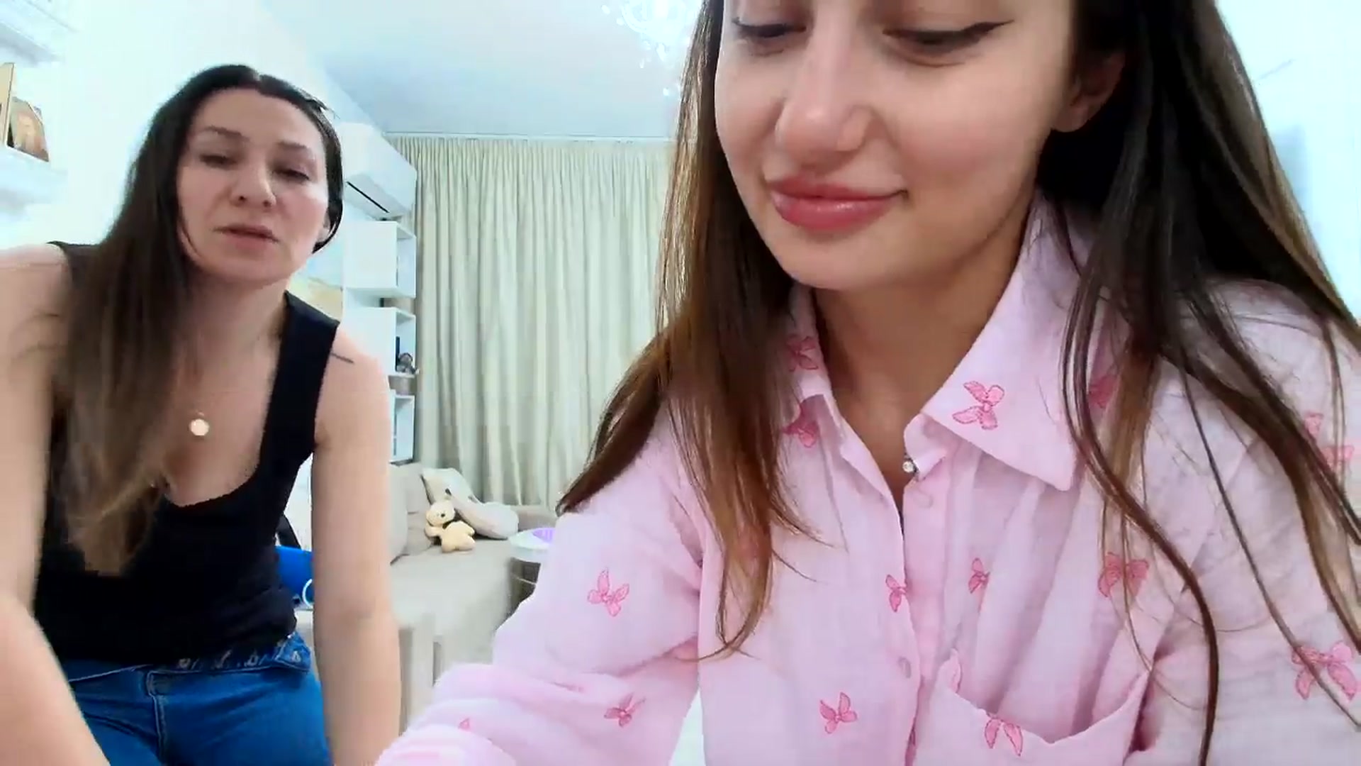 Gallery image thumbnail from ItsEvie's myfreecams stream on, 04/07/2026, 23:06 image 14 of 20