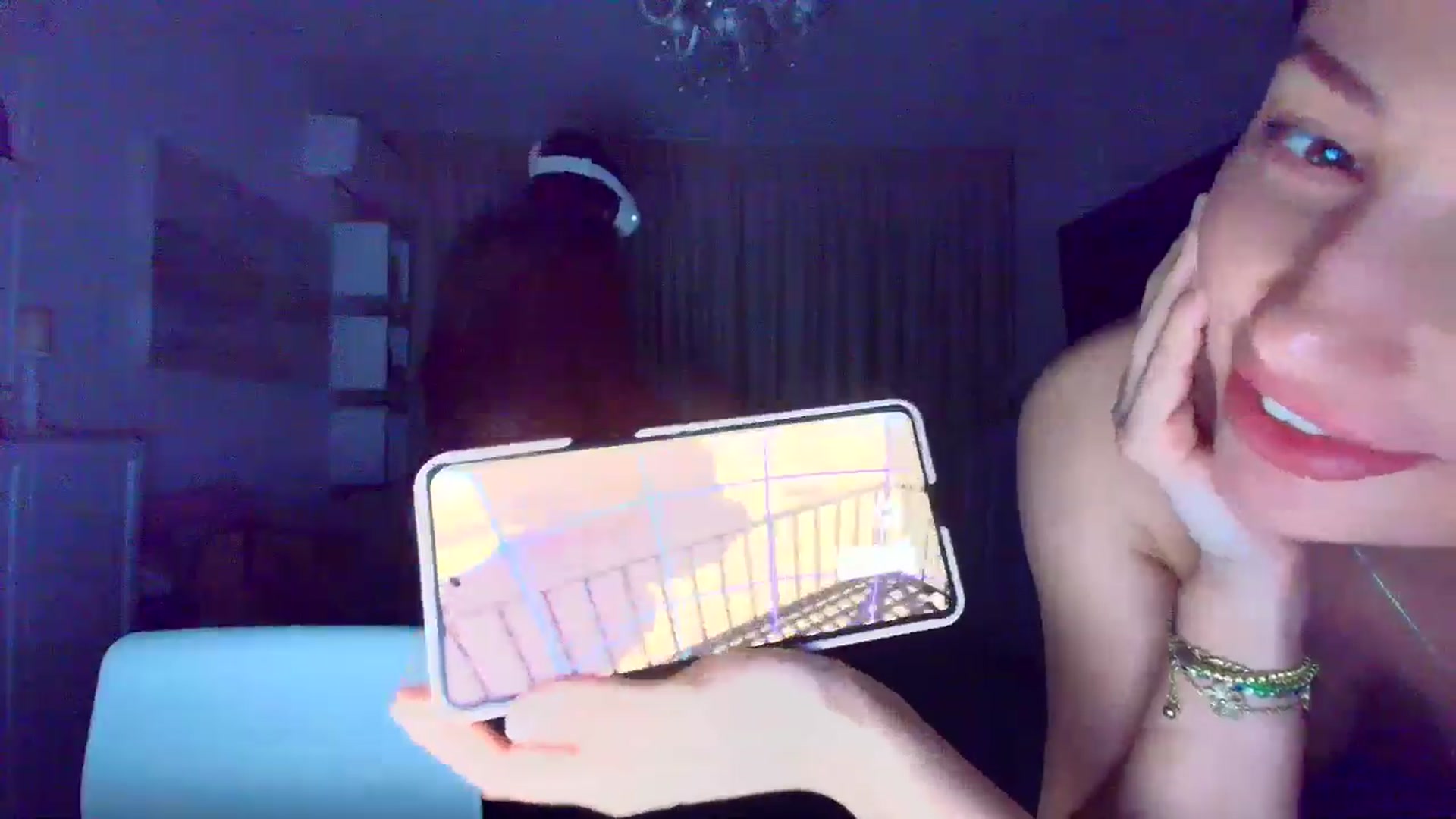 Gallery image thumbnail from ItsEvie's myfreecams stream on, 04/09/2026, 22:36 image 14 of 20