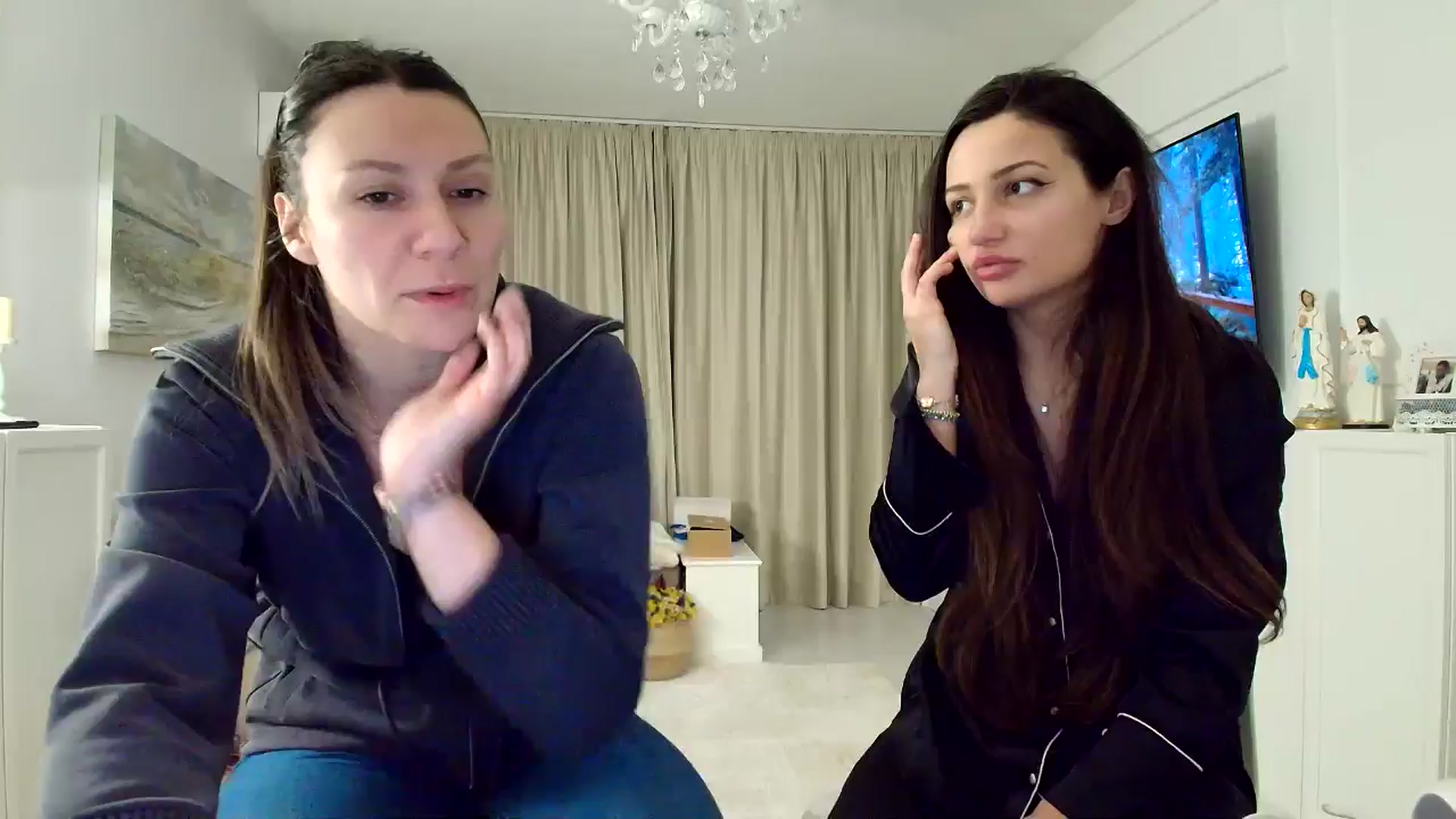 Gallery image thumbnail from ItsEvie's myfreecams stream on, 04/10/2026, 22:28 image 13 of 20