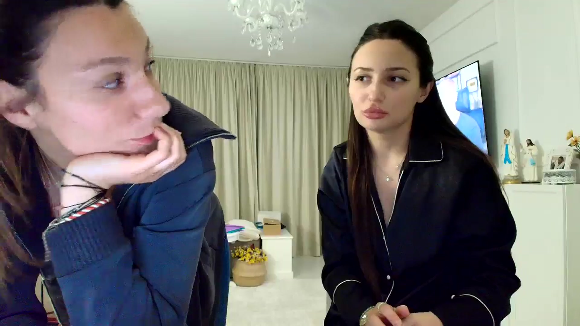 Gallery image thumbnail from ItsEvie's myfreecams stream on, 04/10/2026, 22:58 image 17 of 20