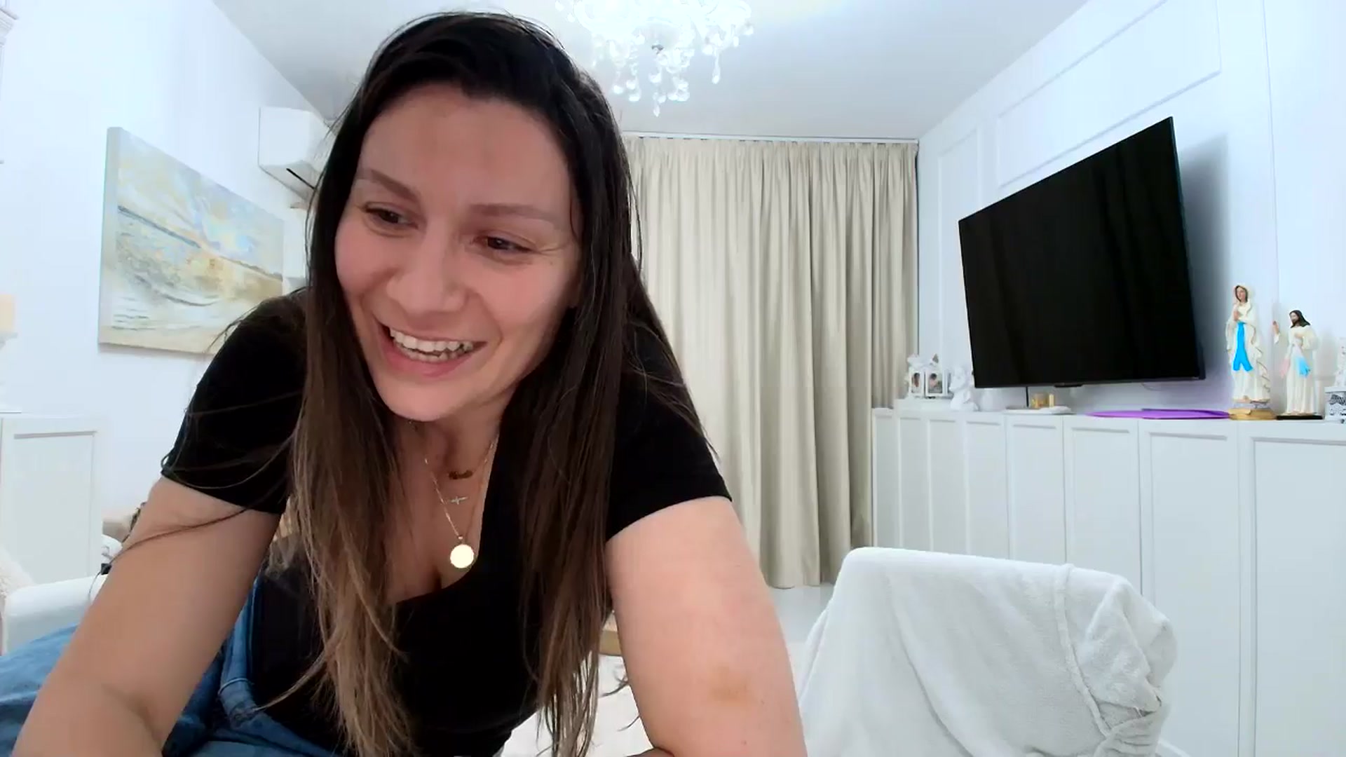 Gallery image thumbnail from ItsEvie's myfreecams stream on, 04/13/2026, 22:36 image 7 of 20