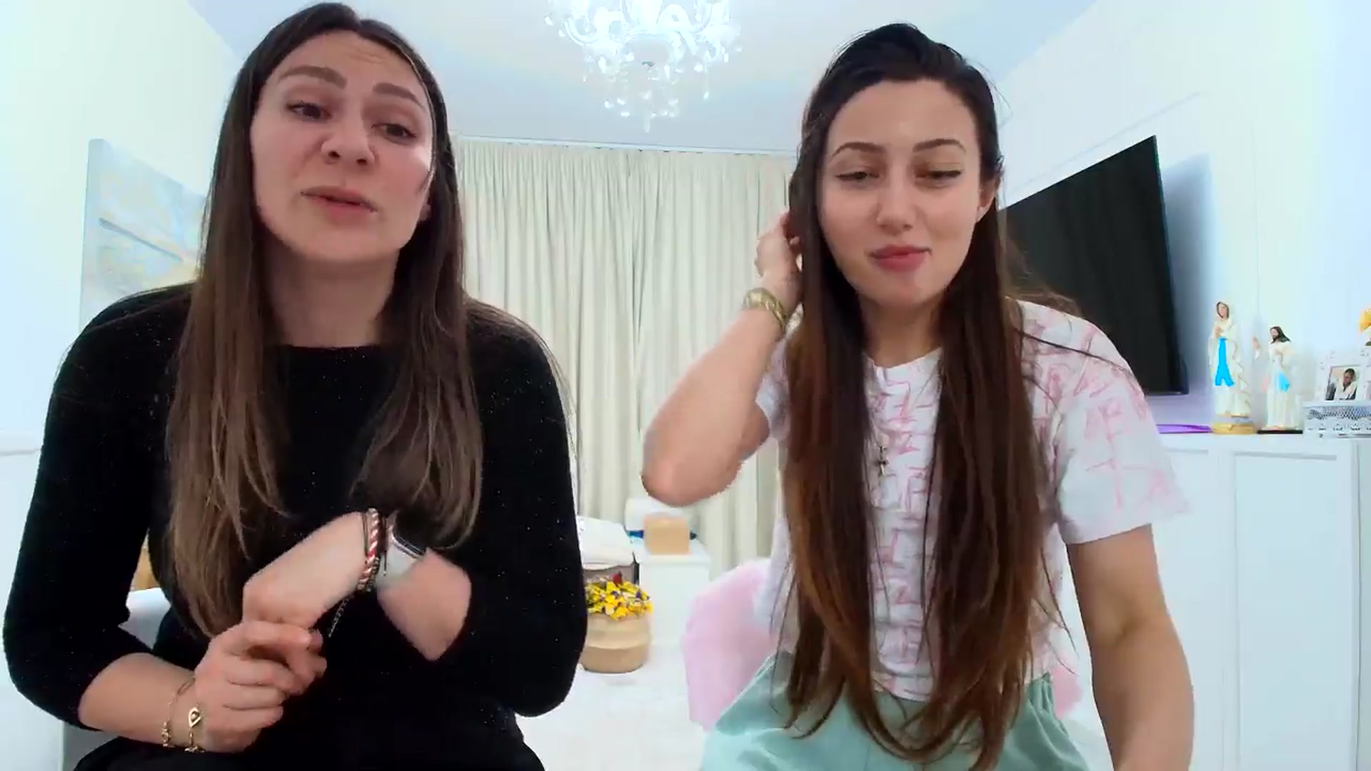 Gallery image thumbnail from ItsEvie's myfreecams stream on, 04/14/2026, 21:37 image 2 of 20
