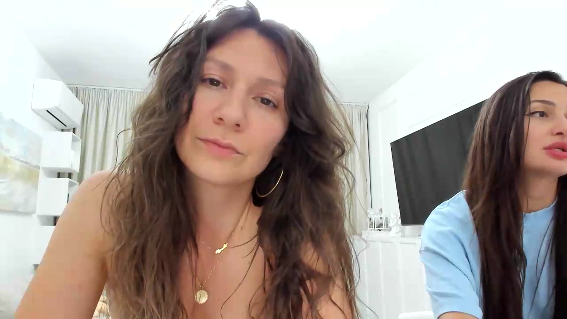 Gallery image thumbnail from ItsEvie's myfreecams stream on, 05/30/2026, 23:38 image 18 of 20