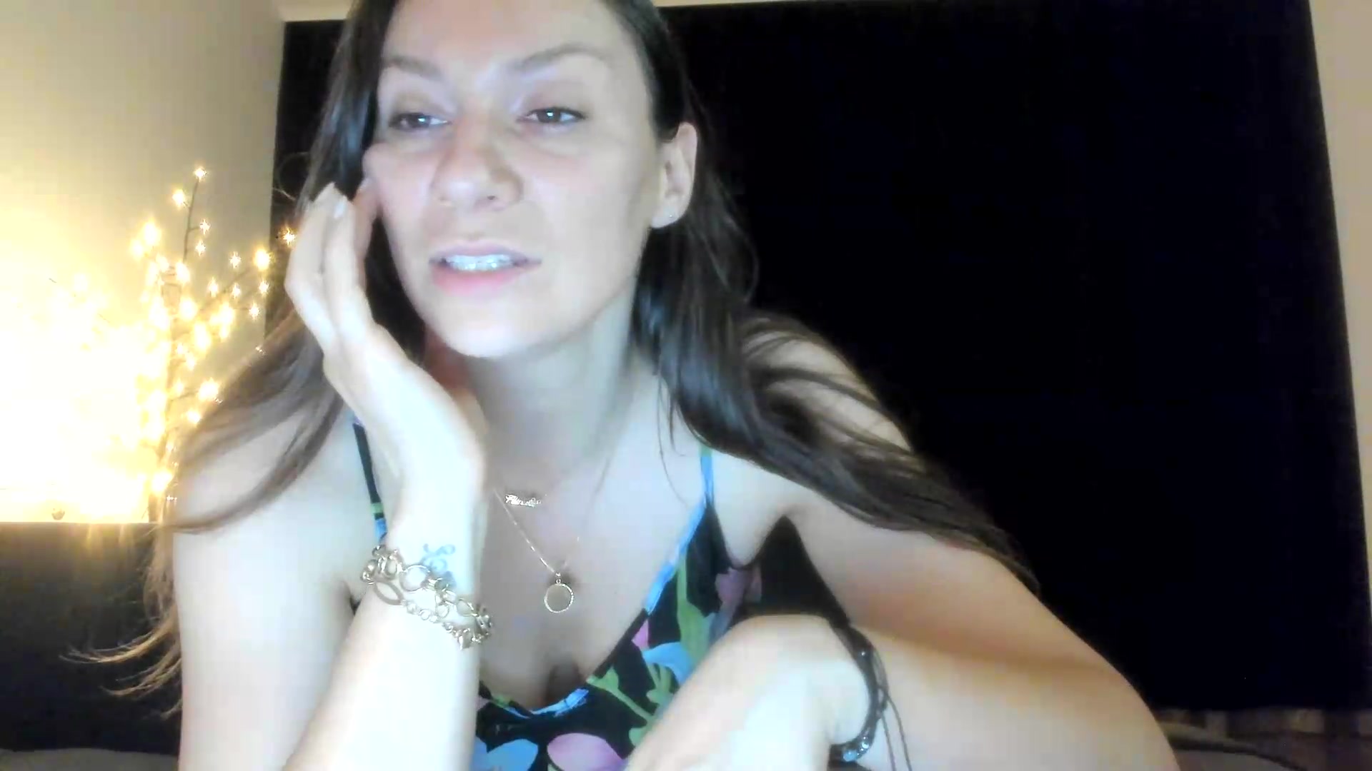 Gallery image thumbnail from ItsEvie's myfreecams stream on, 06/05/2026, 22:07 image 18 of 20