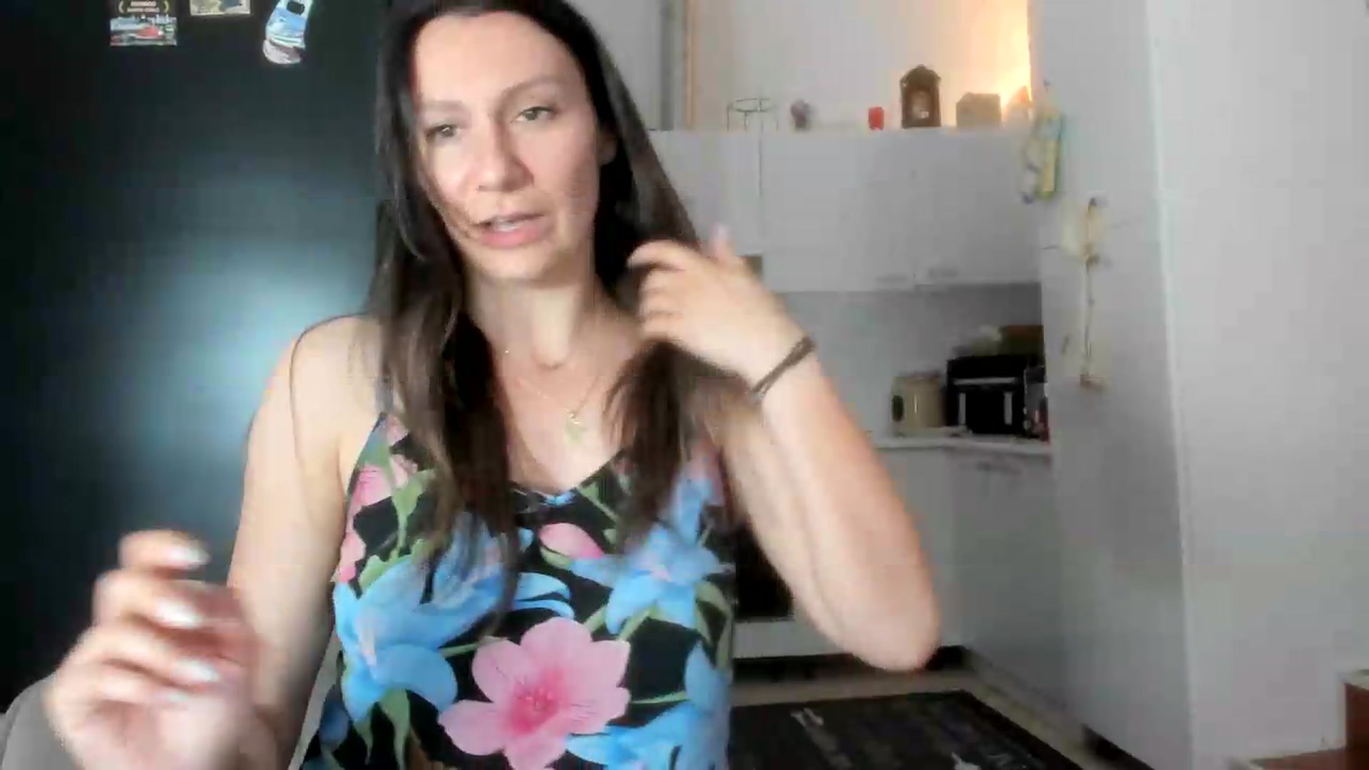 Gallery image thumbnail from ItsEvie's myfreecams stream on, 06/05/2026, 23:16 image 14 of 20