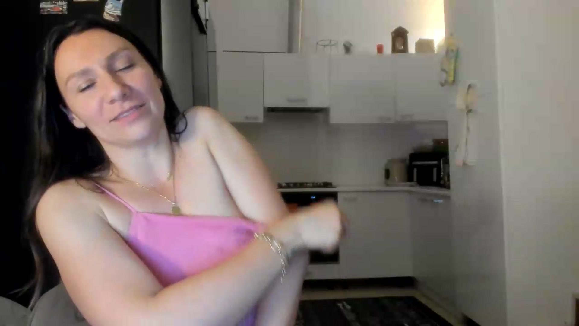 Gallery image thumbnail from ItsEvie's myfreecams stream on, 06/06/2026, 24:08 image 18 of 20