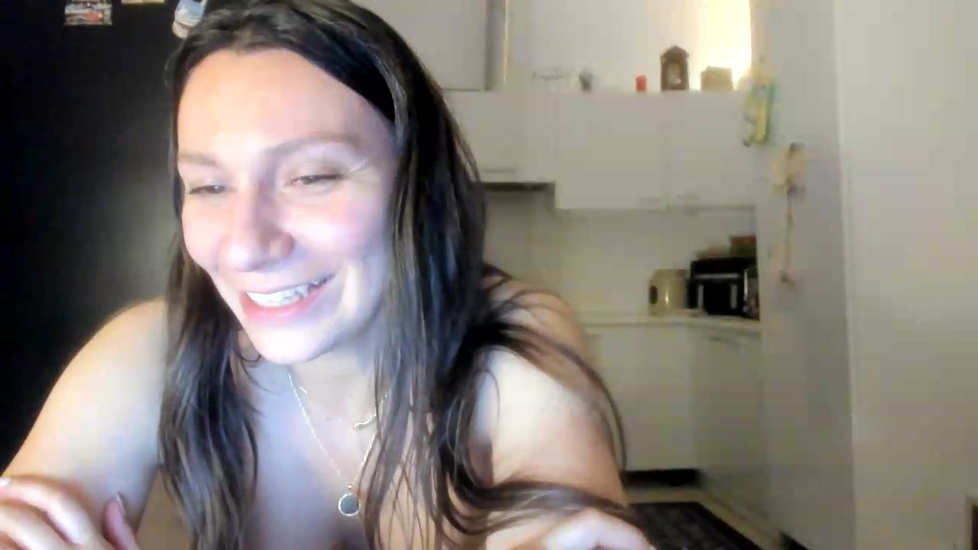 Gallery image thumbnail from ItsEvie's myfreecams stream on, 06/06/2026, 24:08 image 16 of 20