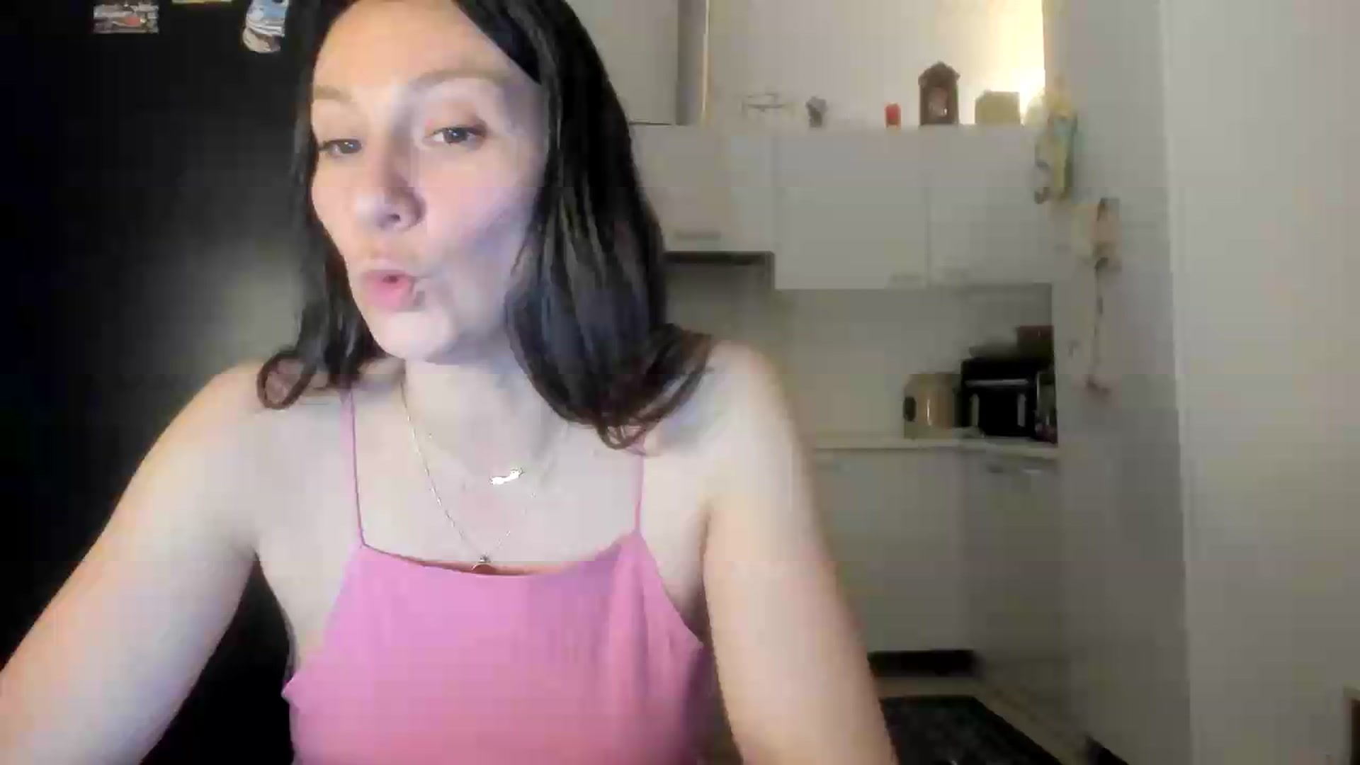 Gallery image thumbnail from ItsEvie's myfreecams stream on, 06/06/2026, 24:08 image 19 of 20