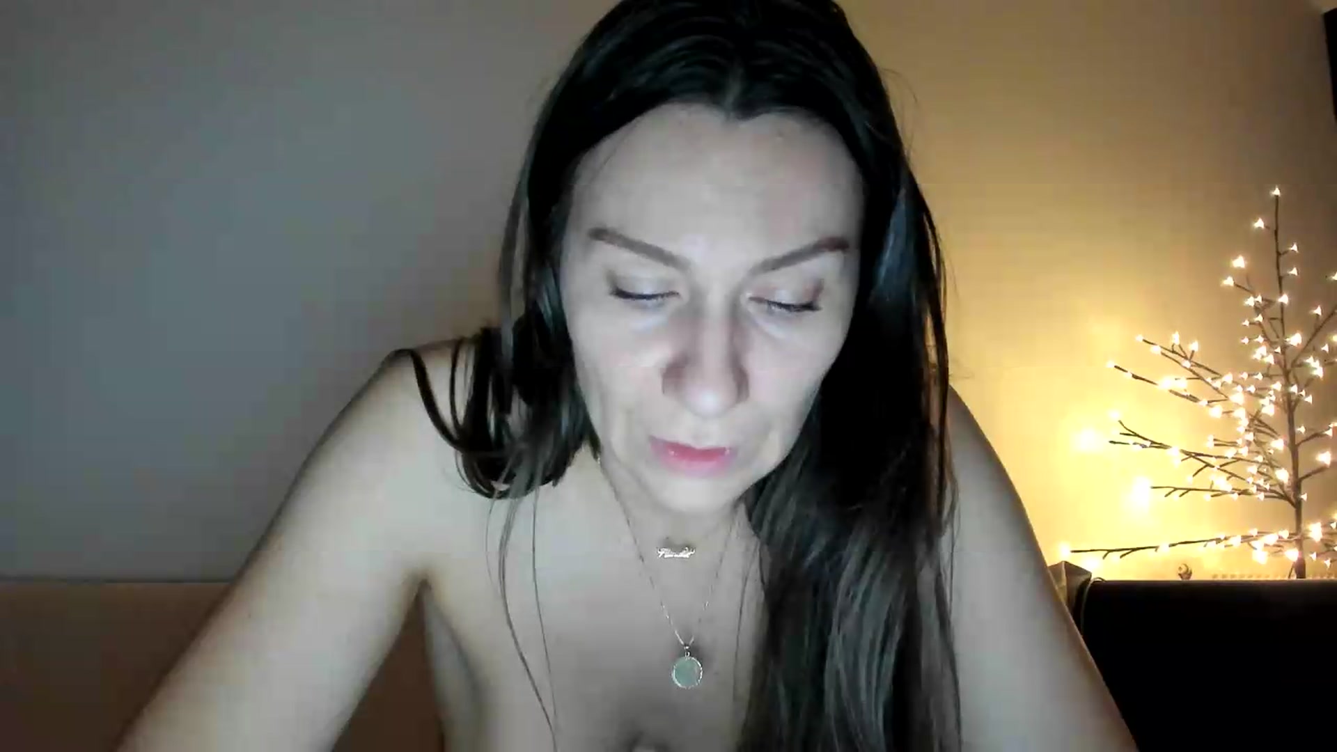 Gallery image thumbnail from ItsEvie's myfreecams stream on, 06/28/2026, 23:28 image 12 of 20