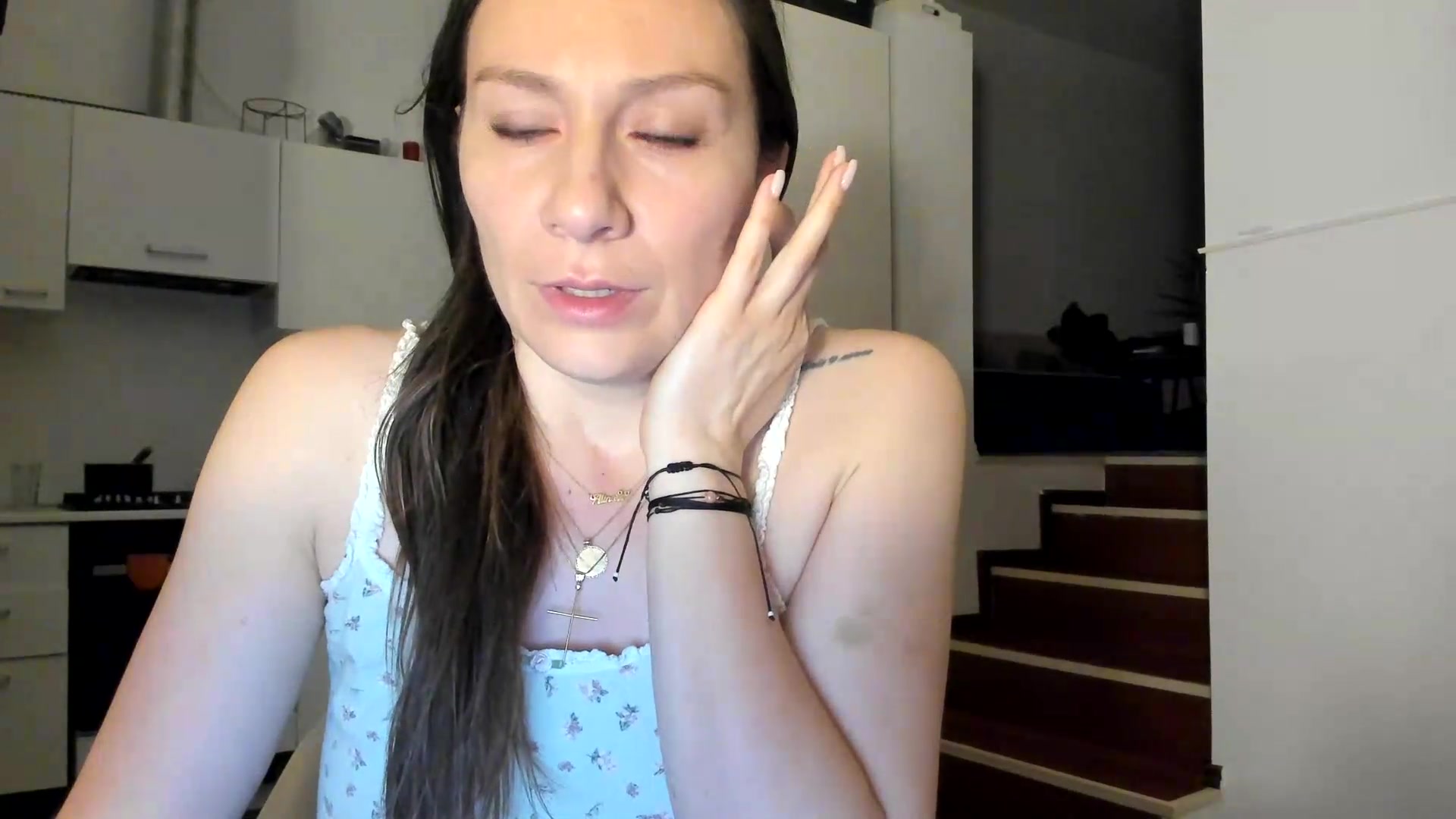Gallery image thumbnail from ItsEvie's myfreecams stream on, 08/15/2026, 23:40 image 14 of 20