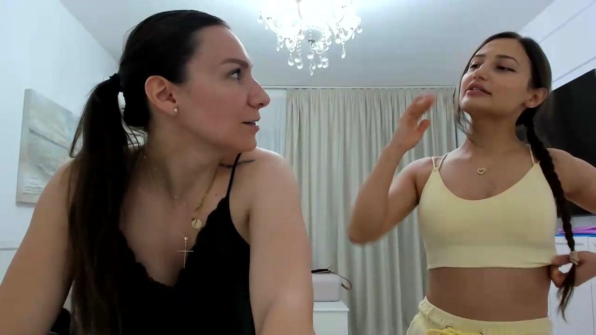 Gallery image thumbnail from ItsEvie's myfreecams stream on, 08/22/2026, 21:28 image 2 of 20