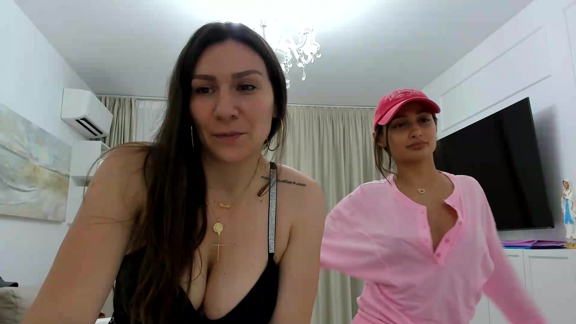 Gallery image thumbnail from ItsEvie's myfreecams stream on, 08/23/2026, 16:06 image 16 of 20