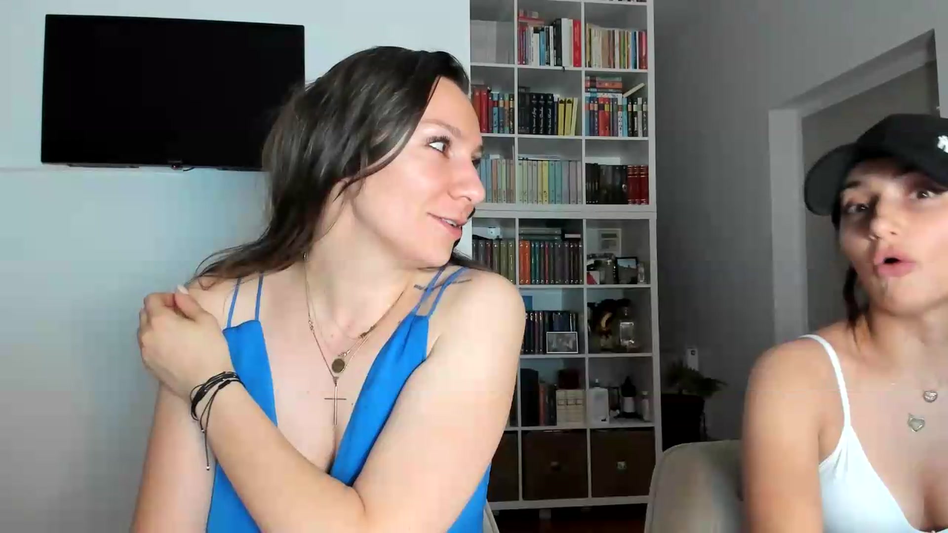 Gallery image thumbnail from ItsEvie's myfreecams stream on, 08/25/2026, 21:32 image 5 of 20
