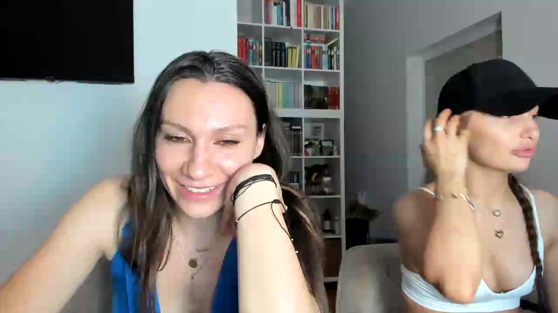 Gallery image thumbnail from ItsEvie's myfreecams stream on, 08/26/2026, 24:06 image 1 of 20