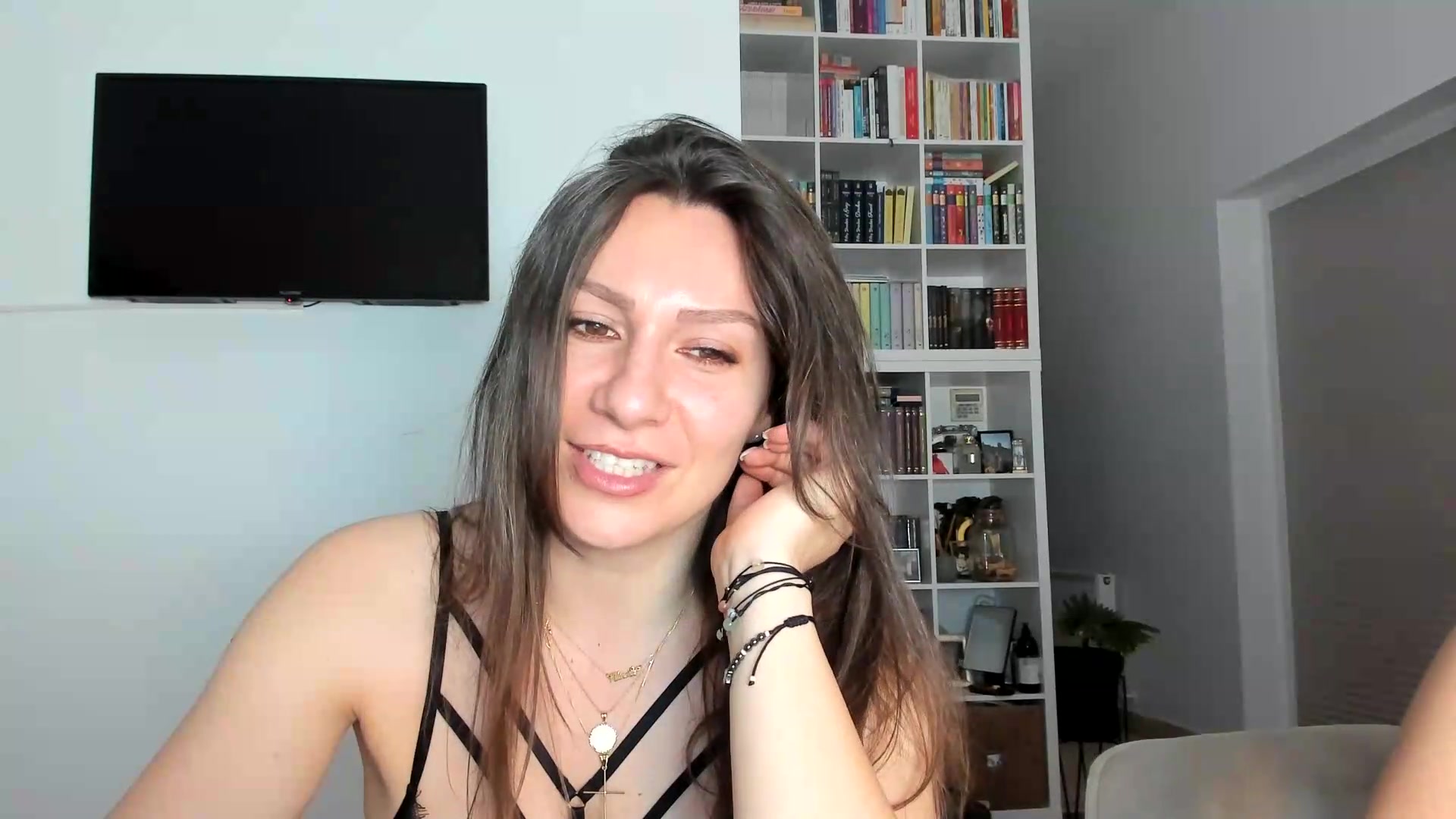 Gallery image thumbnail from ItsEvie's myfreecams stream on, 08/28/2026, 24:29 image 8 of 20