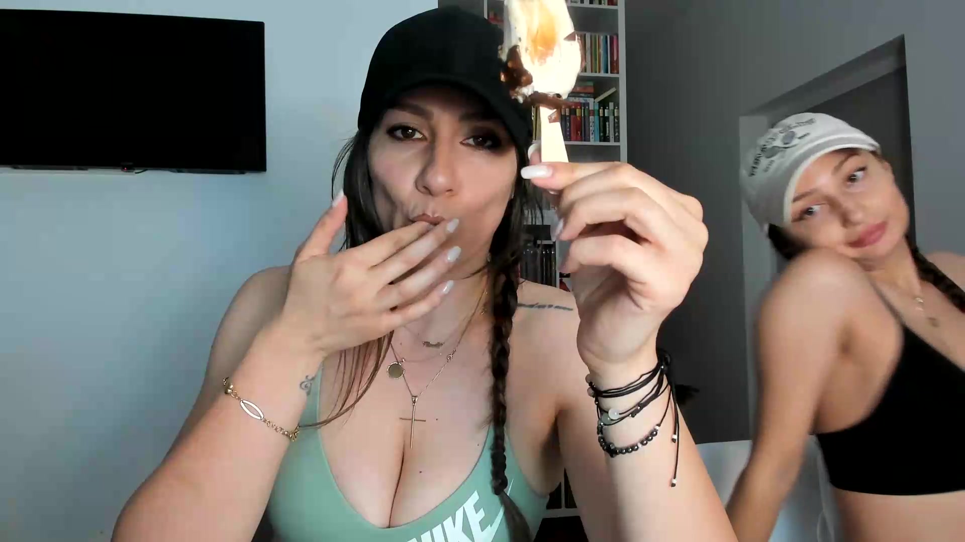 Gallery image thumbnail from ItsEvie's myfreecams stream on, 08/29/2026, 22:20 image 10 of 20