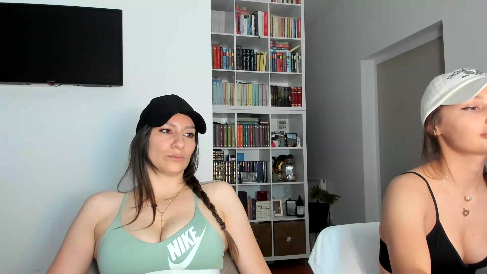 Gallery image thumbnail from ItsEvie's myfreecams stream on, 08/29/2026, 22:20 image 9 of 20