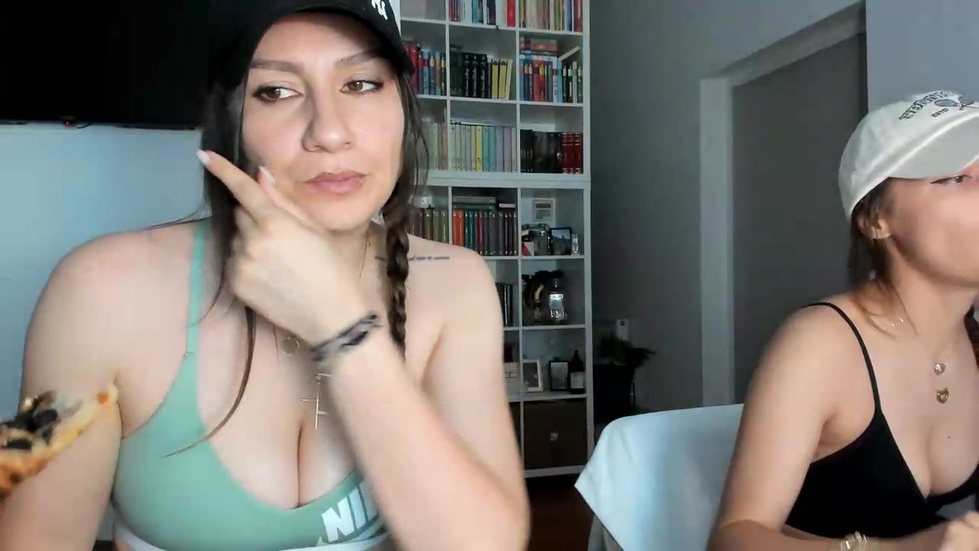 Gallery image thumbnail from ItsEvie's myfreecams stream on, 08/29/2026, 22:20 image 8 of 20