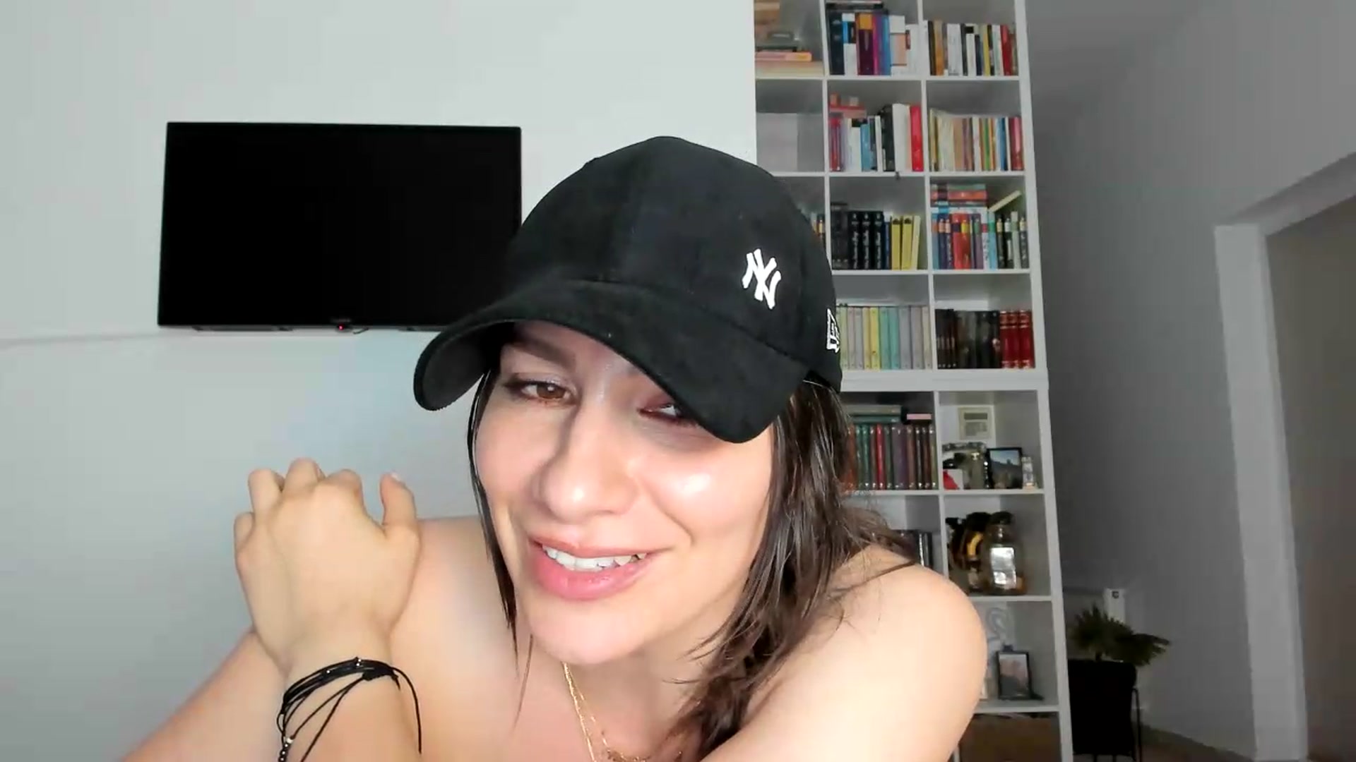 Gallery image thumbnail from ItsEvie's myfreecams stream on, 08/29/2026, 23:11 image 15 of 20
