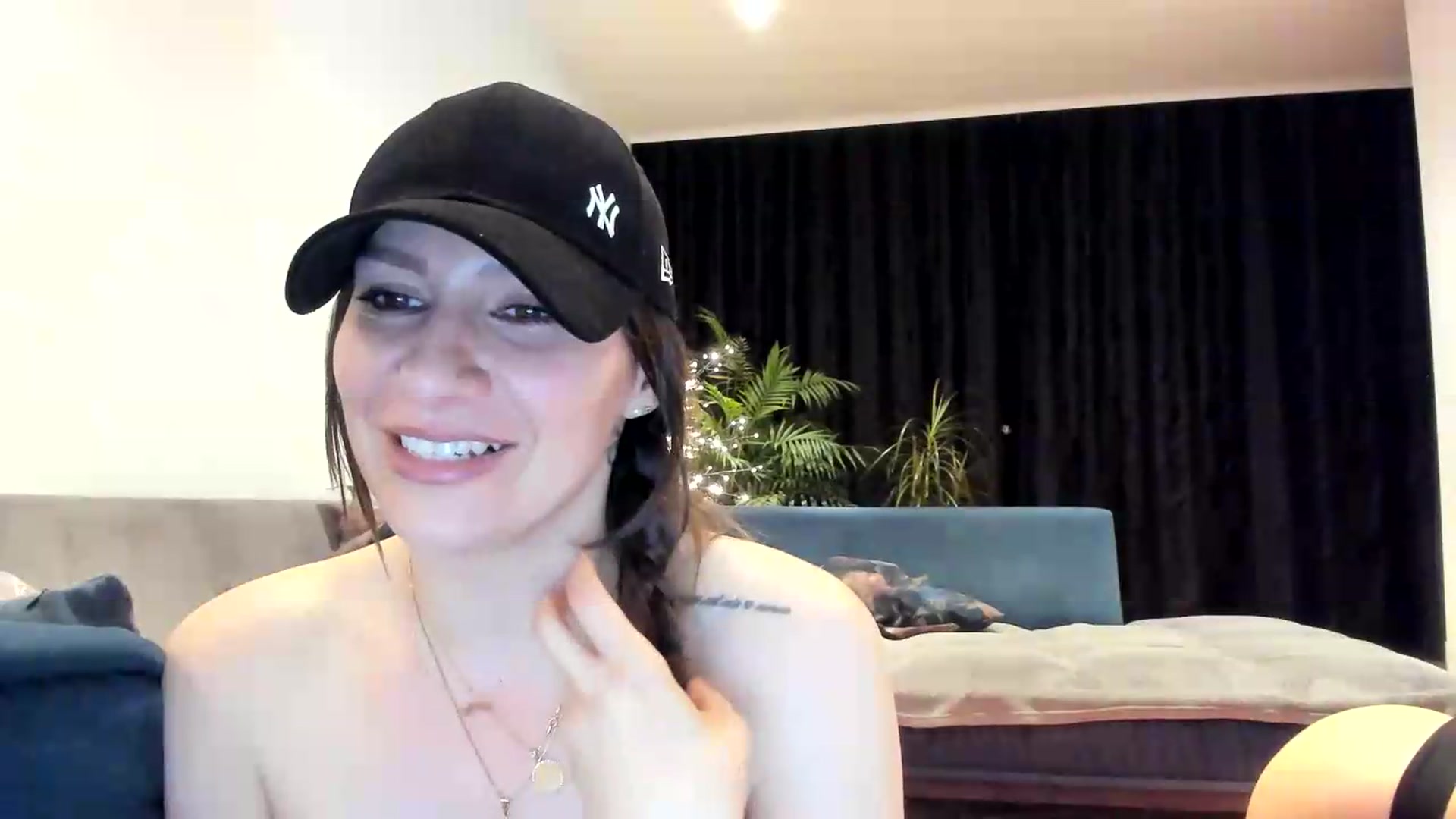 Gallery image thumbnail from ItsEvie's myfreecams stream on, 08/29/2026, 23:11 image 3 of 20