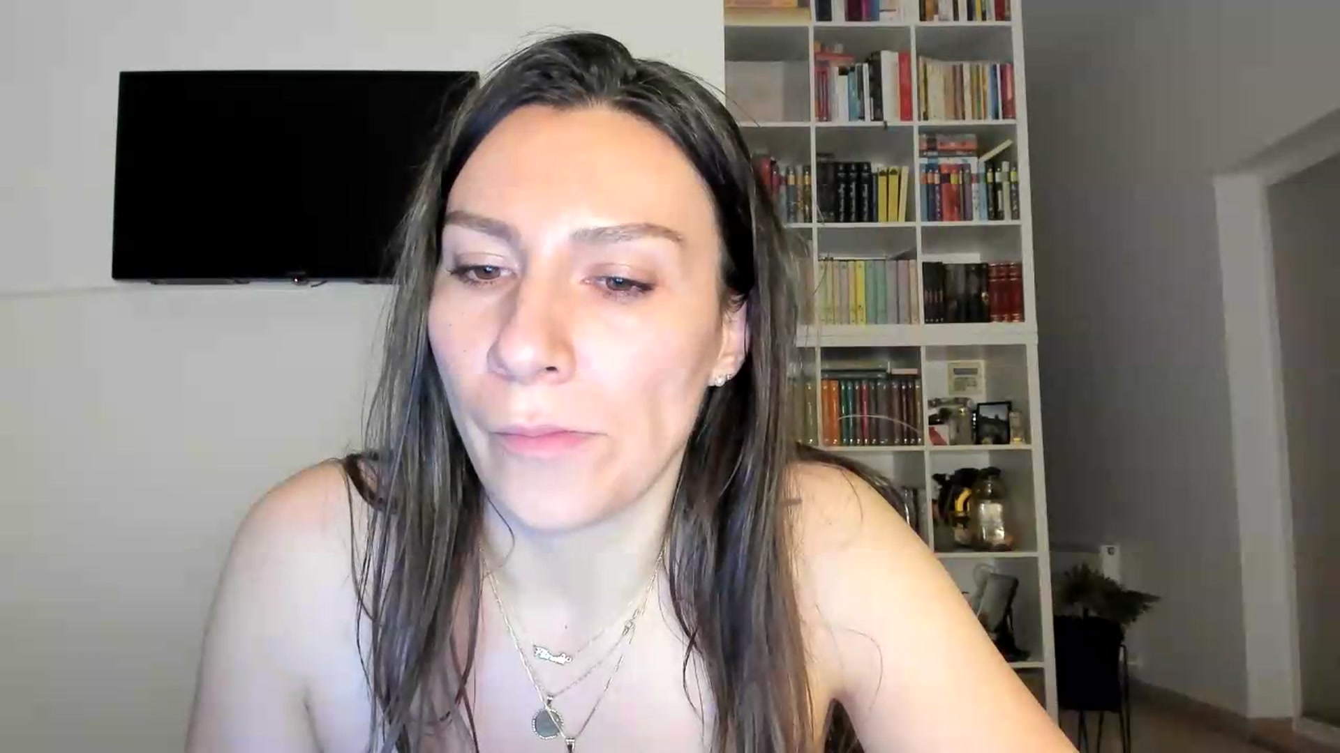 Gallery image thumbnail from ItsEvie's myfreecams stream on, 08/31/2026, 24:03 image 9 of 20