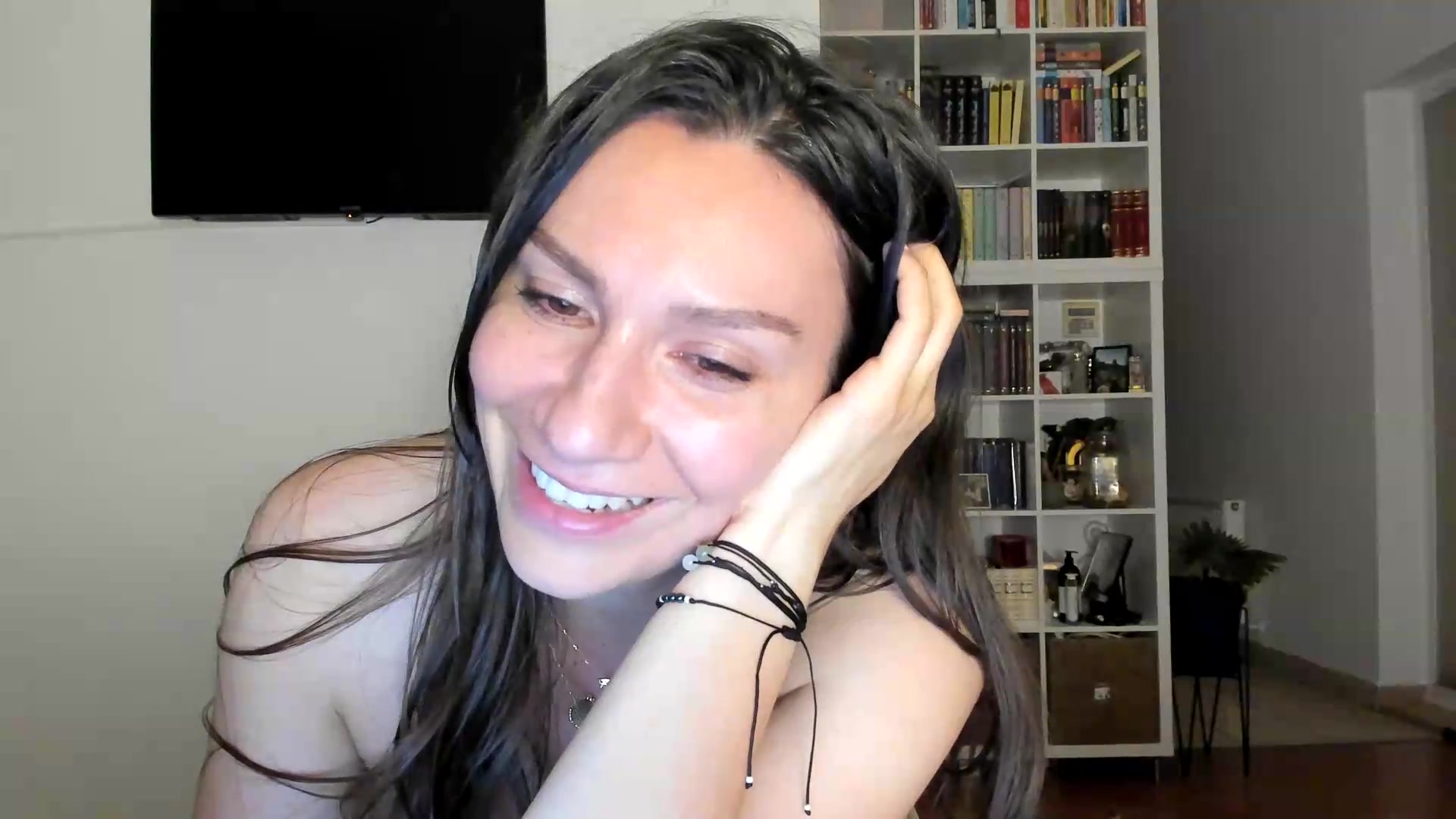 Gallery image thumbnail from ItsEvie's myfreecams stream on, 08/31/2026, 01:05 image 10 of 20
