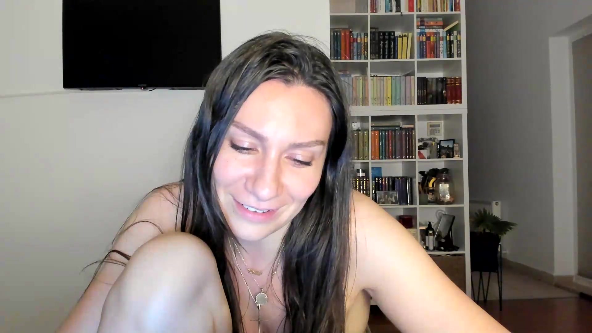 Gallery image thumbnail from ItsEvie's myfreecams stream on, 08/31/2026, 01:05 image 13 of 20