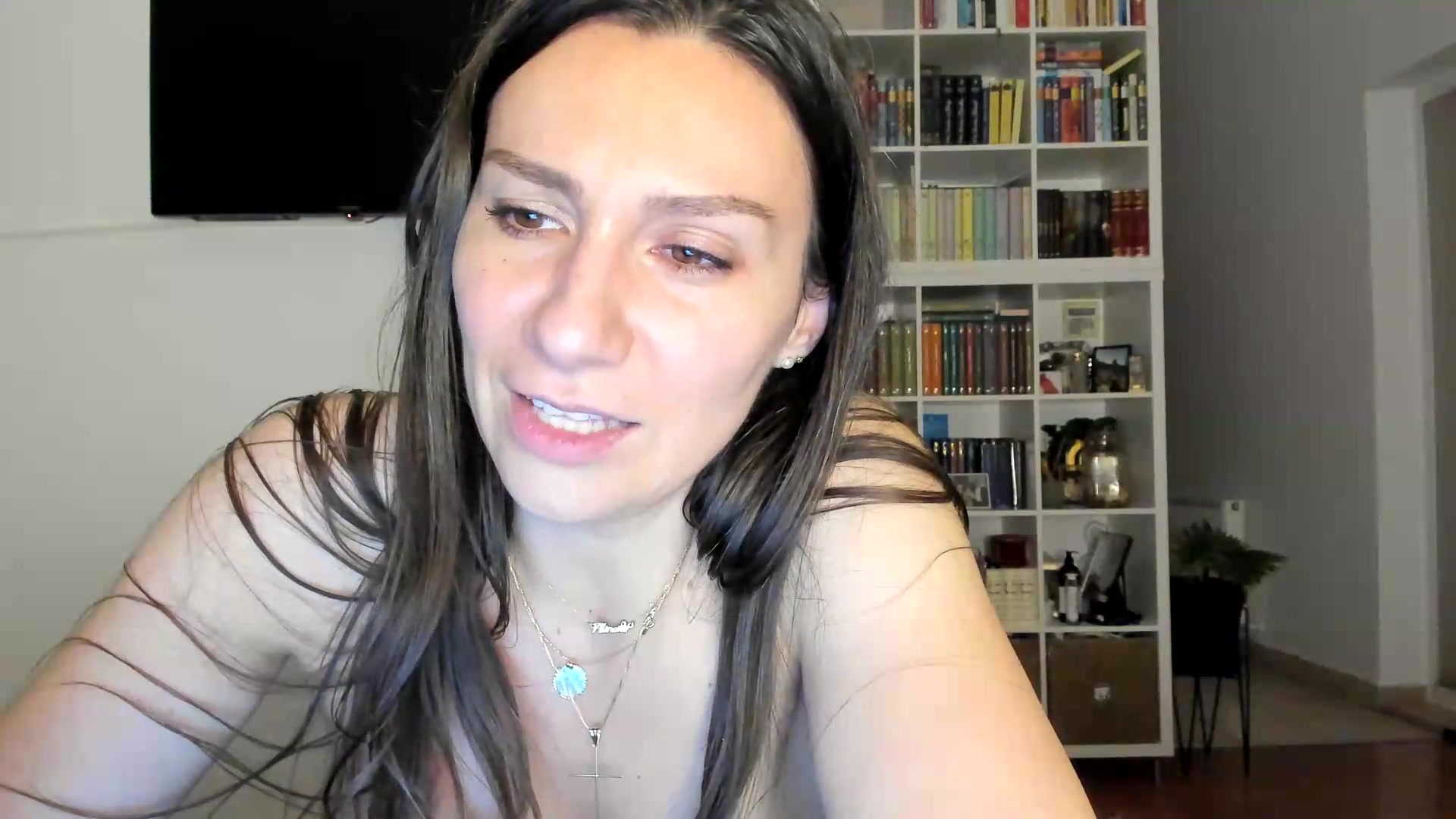 Gallery image thumbnail from ItsEvie's myfreecams stream on, 08/31/2026, 01:05 image 9 of 20