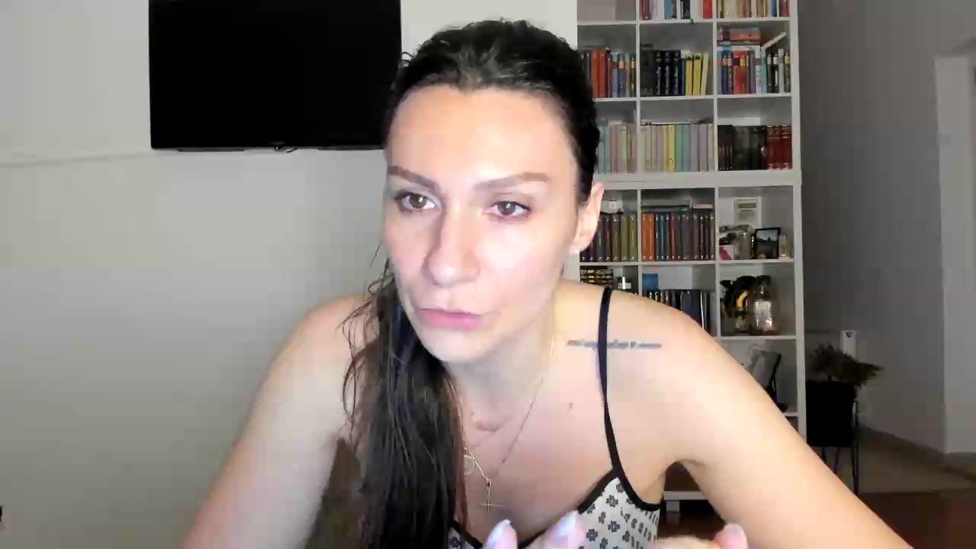 Gallery image thumbnail from ItsEvie's myfreecams stream on, 08/31/2026, 01:57 image 19 of 20