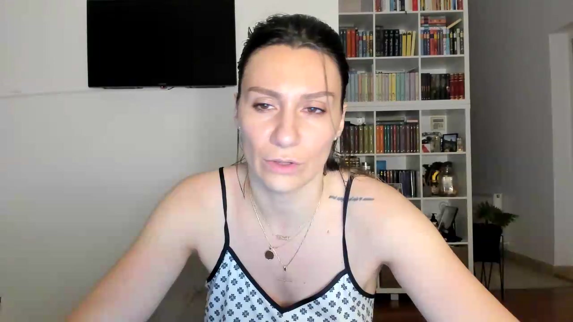 Gallery image thumbnail from ItsEvie's myfreecams stream on, 08/31/2026, 01:57 image 13 of 20