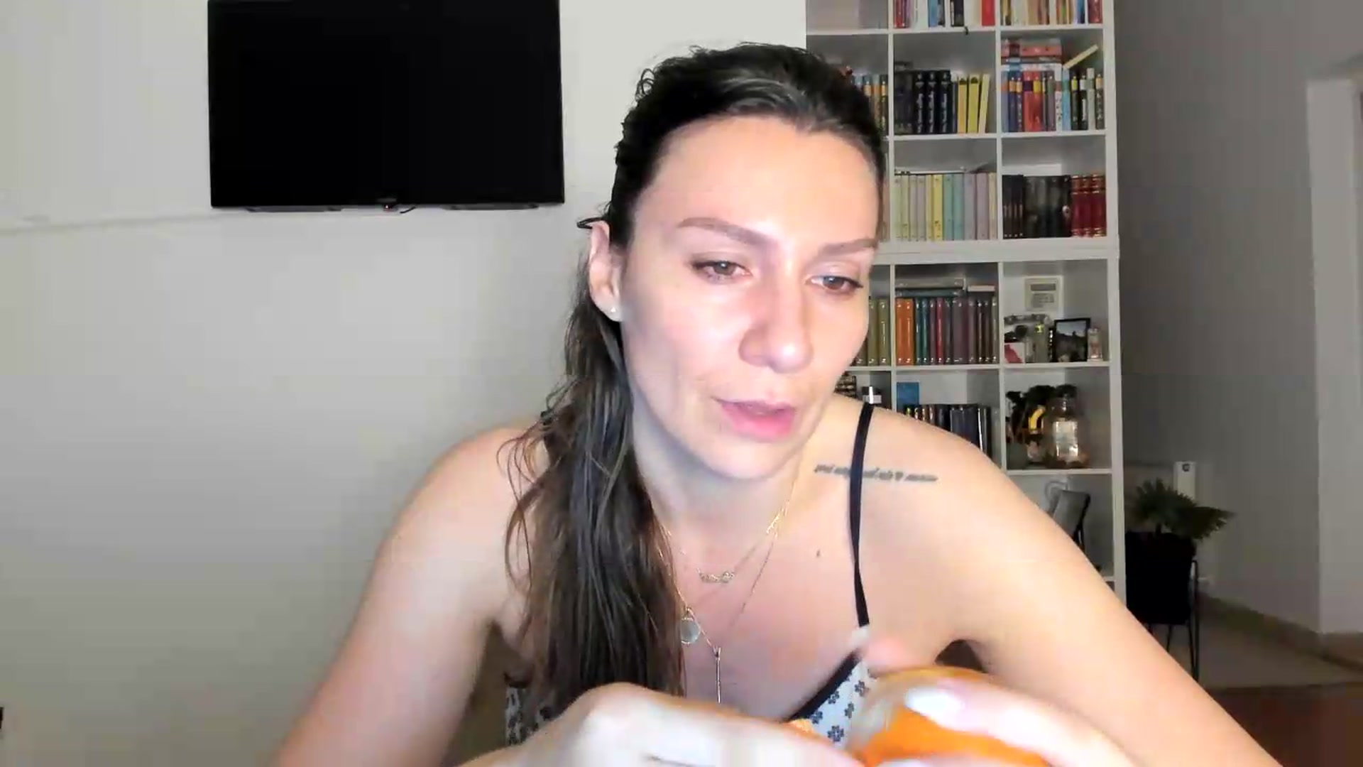 Gallery image thumbnail from ItsEvie's myfreecams stream on, 08/31/2026, 01:57 image 18 of 20