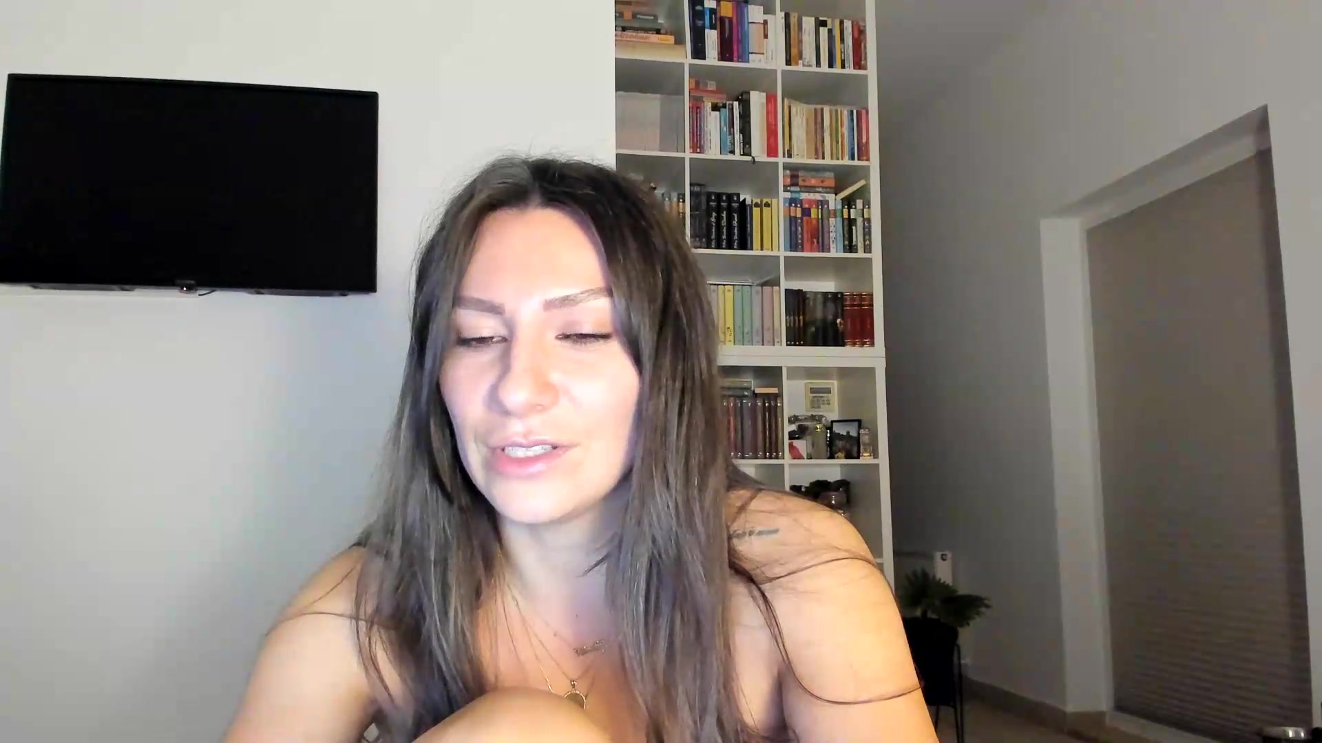 Gallery image thumbnail from ItsEvie's myfreecams stream on, 09/04/2026, 01:22 image 18 of 20