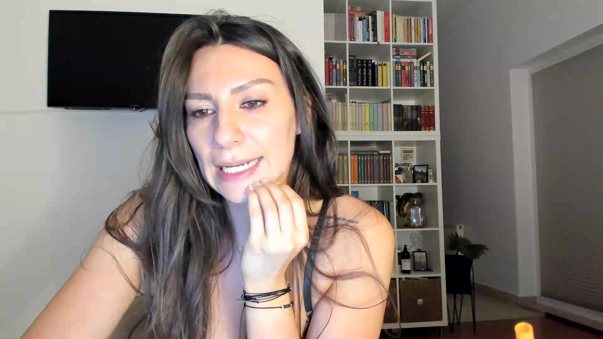 Gallery image thumbnail from ItsEvie's myfreecams stream on, 09/04/2026, 01:22 image 8 of 20