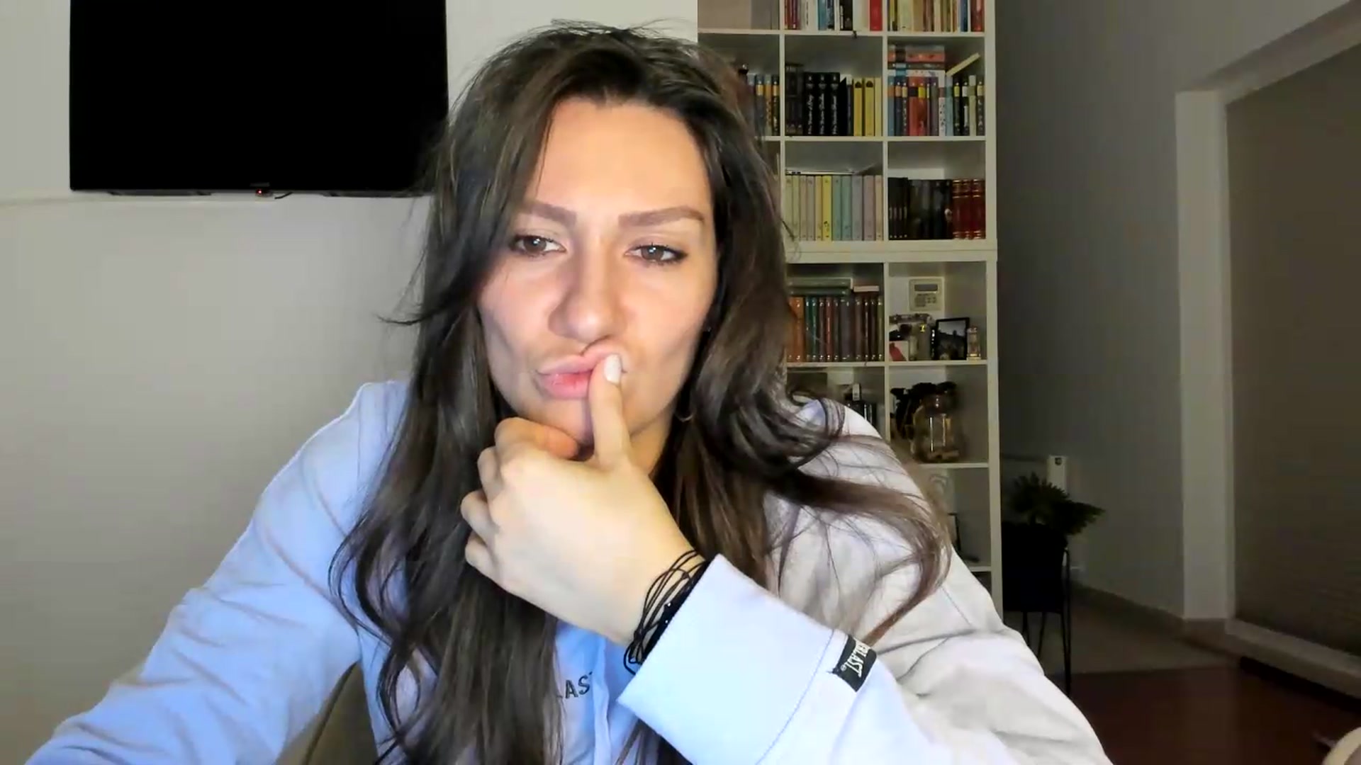 Gallery image thumbnail from ItsEvie's myfreecams stream on, 09/04/2026, 23:05 image 5 of 20