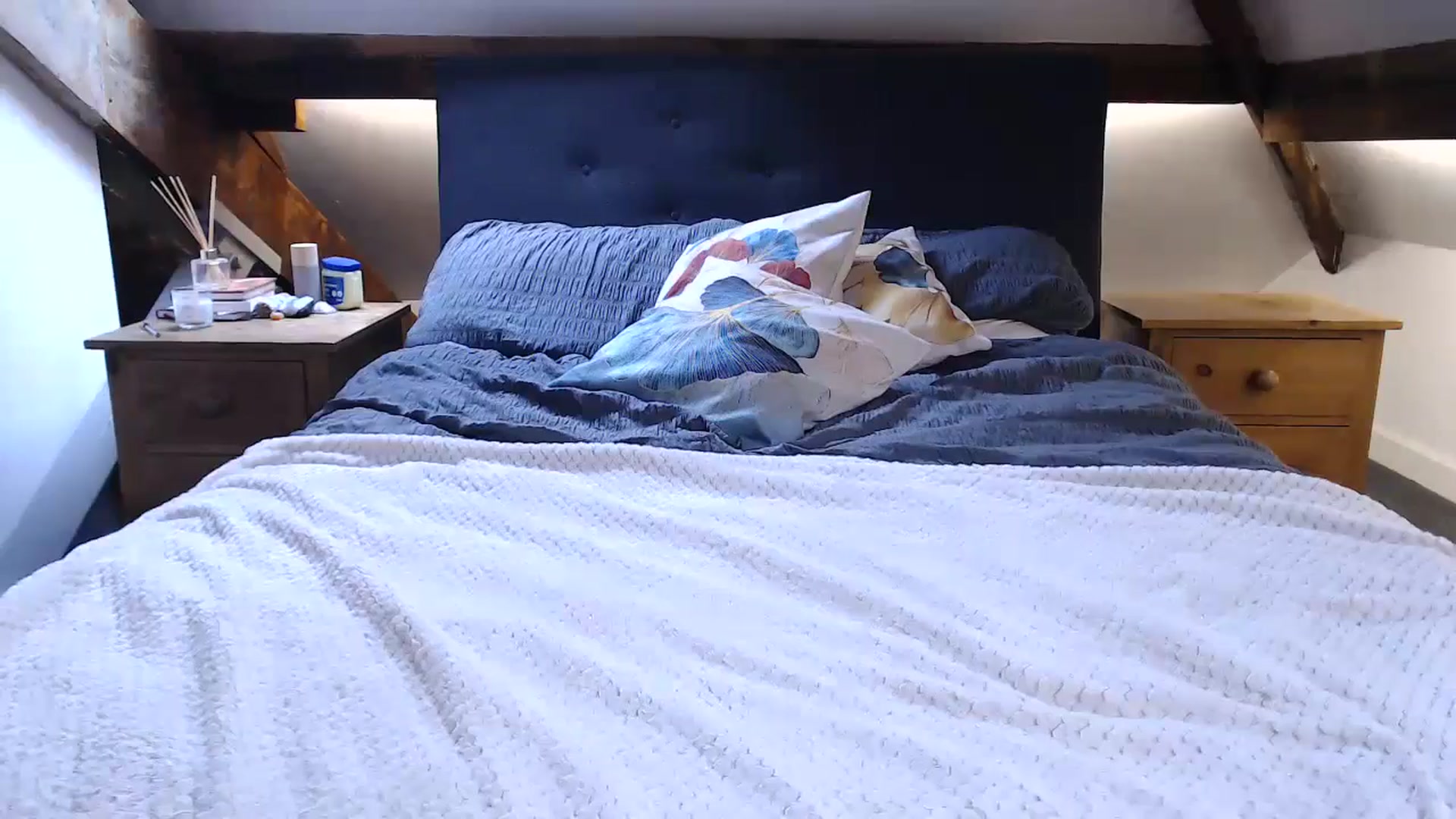 Gallery image thumbnail from ItsFayday's myfreecams stream on, 05/29/2024, 16:52 image 6 of 20