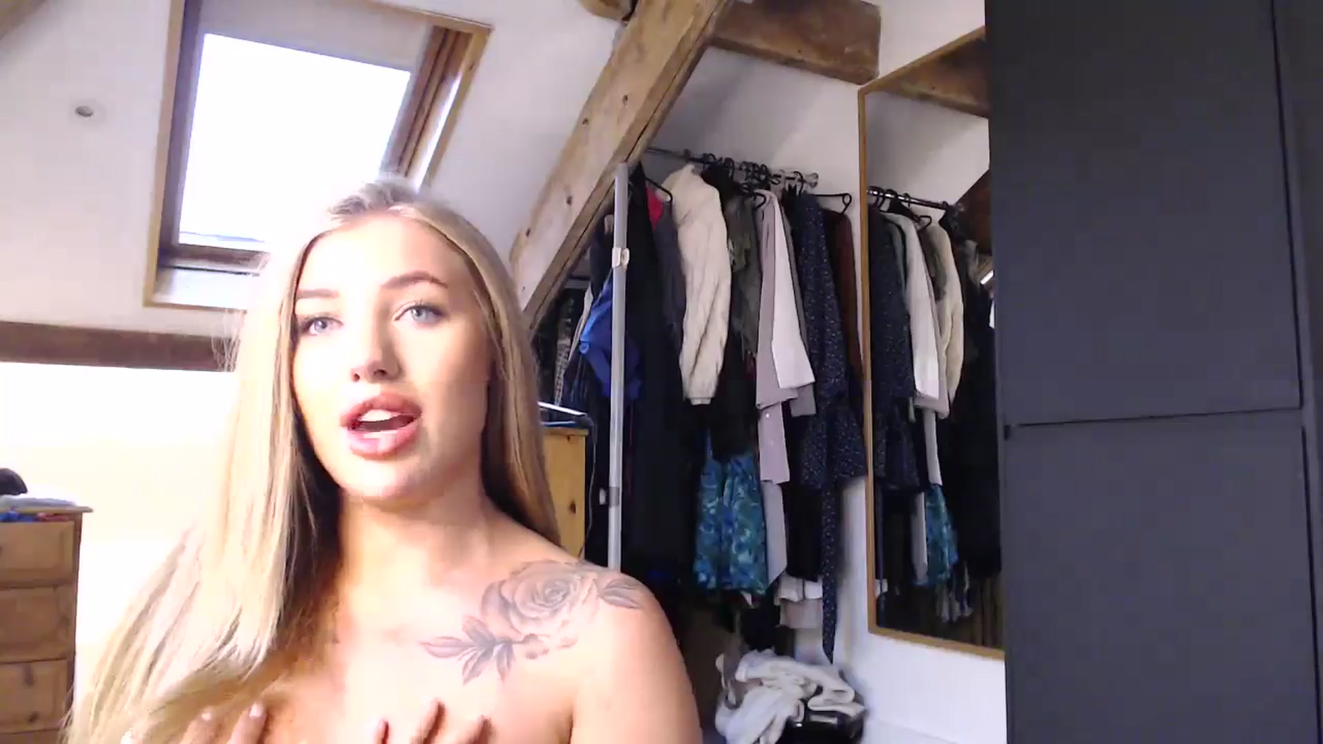 Gallery image thumbnail from ItsFayday's myfreecams stream on, 07/09/2024, 16:49 image 16 of 20