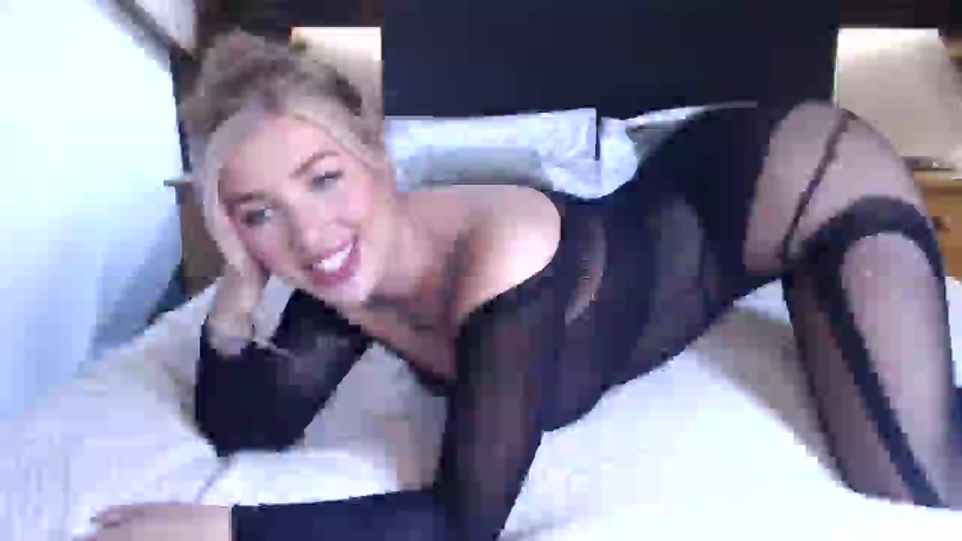 Gallery image thumbnail from ItsFayday's myfreecams stream on, 07/26/2024, 14:01 image 18 of 20