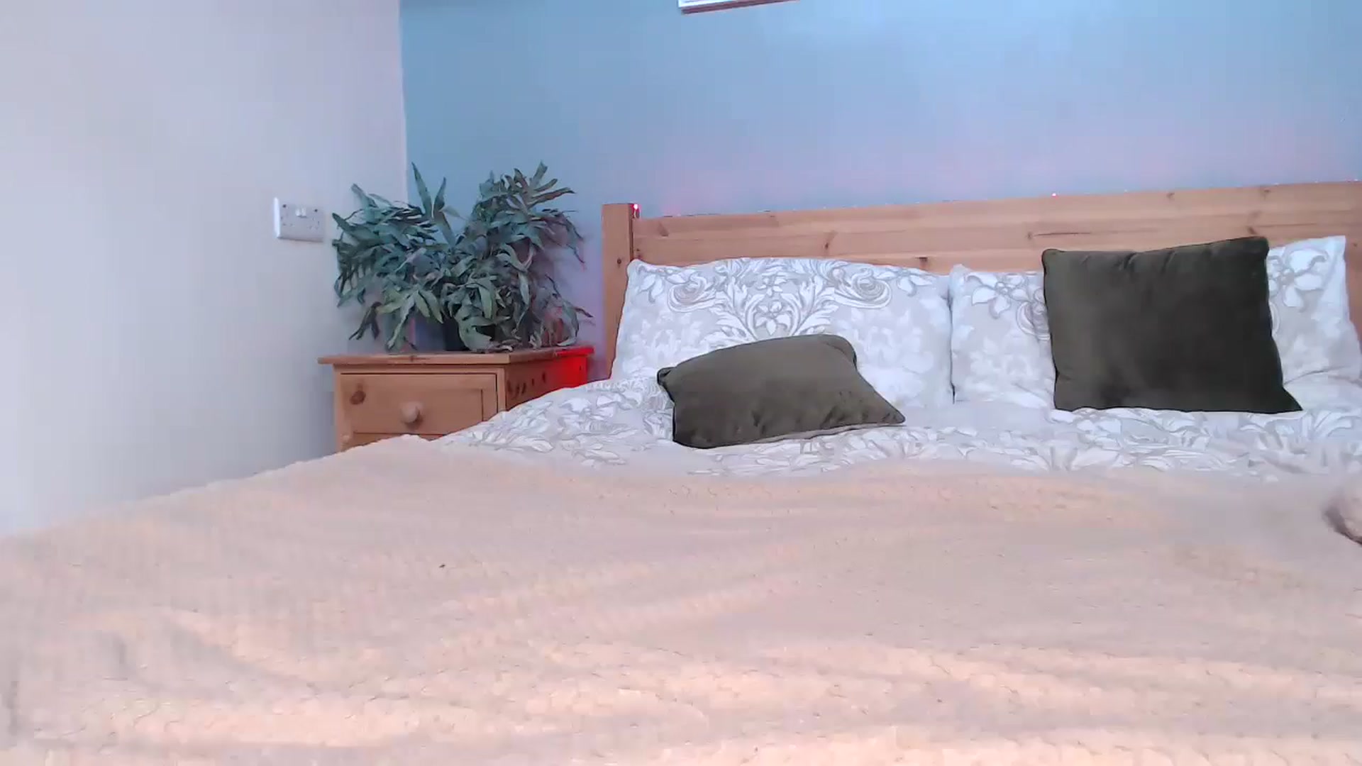 Gallery image thumbnail from ItsFayday's myfreecams stream on, 08/12/2024, 16:46 image 1 of 20