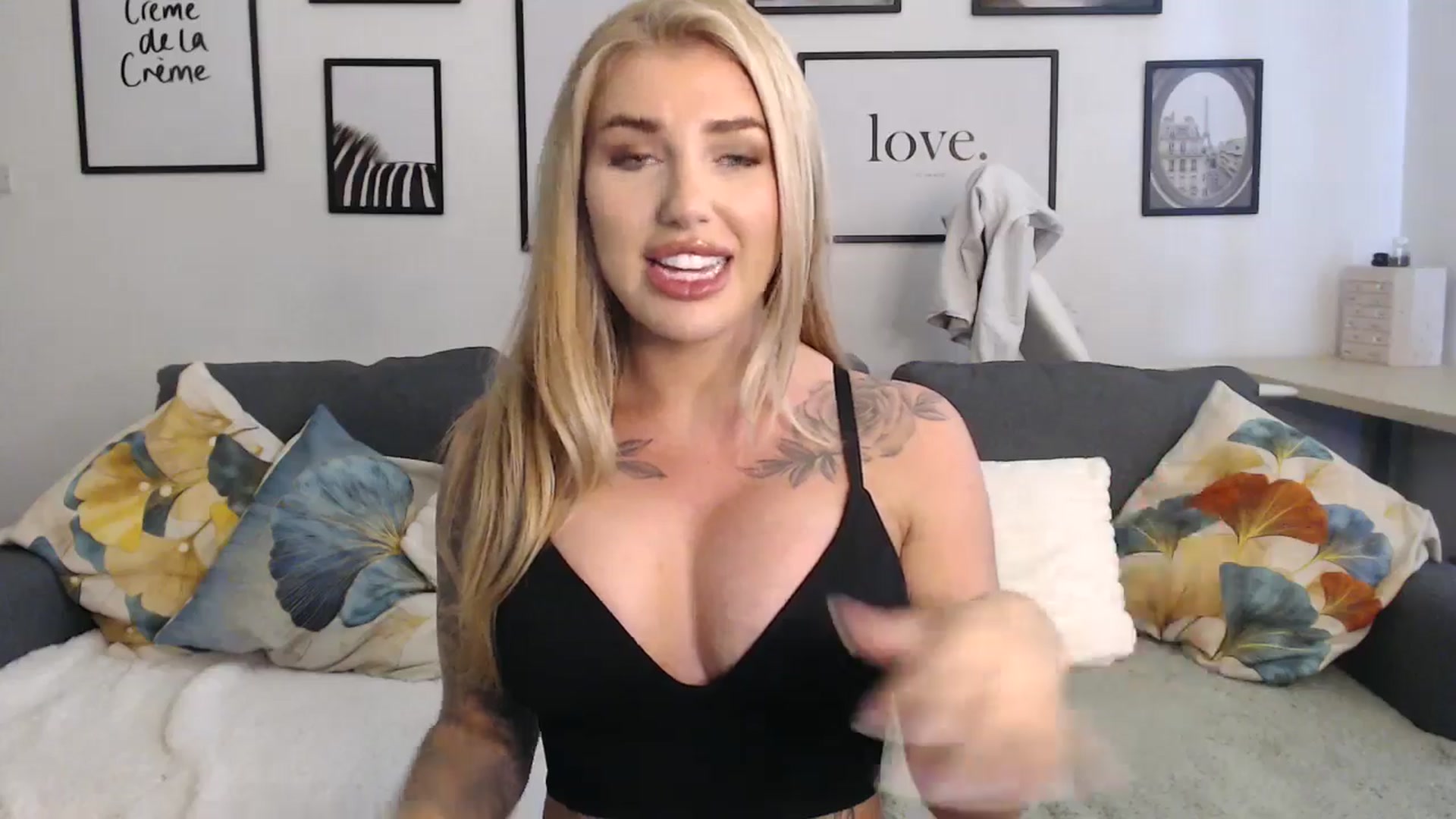 Gallery image thumbnail from ItsFayday's myfreecams stream on, 09/16/2024, 15:24 image 2 of 20