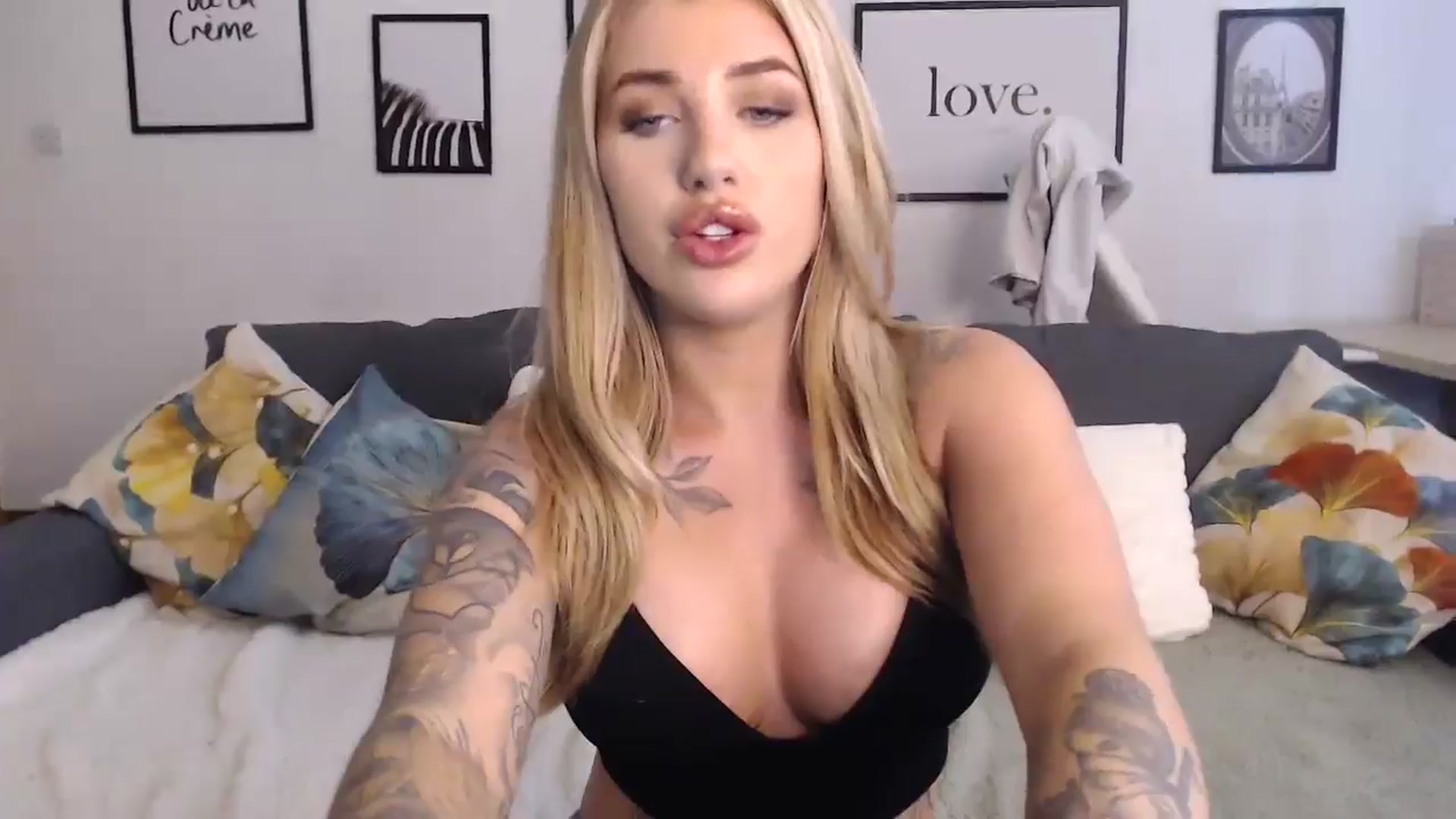 Gallery image thumbnail from ItsFayday's myfreecams stream on, 09/16/2024, 17:04 image 4 of 20