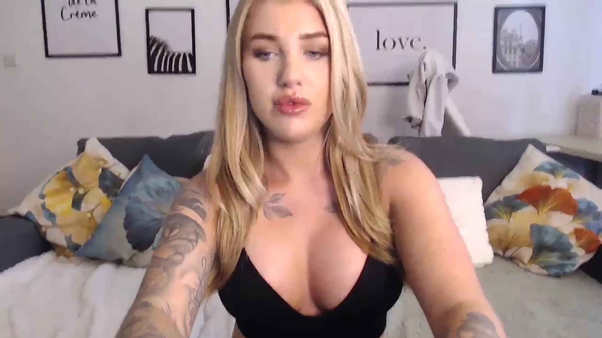 Gallery image thumbnail from ItsFayday's myfreecams stream on, 09/16/2024, 17:04 image 5 of 20