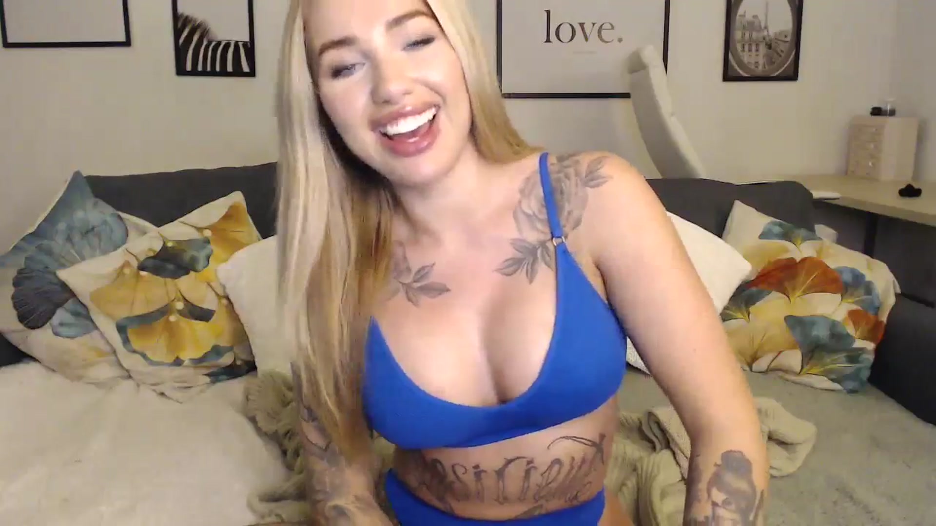 Gallery image thumbnail from ItsFayday's myfreecams stream on, 09/19/2024, 19:55 image 9 of 20