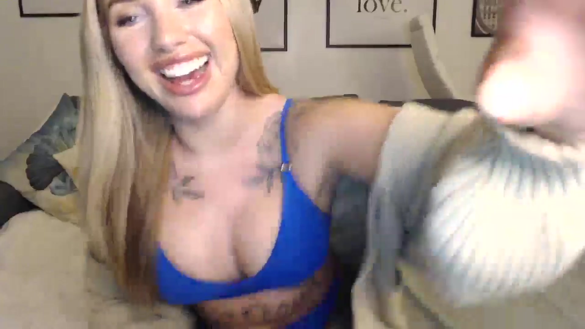 Gallery image thumbnail from ItsFayday's myfreecams stream on, 09/19/2024, 19:55 image 17 of 20