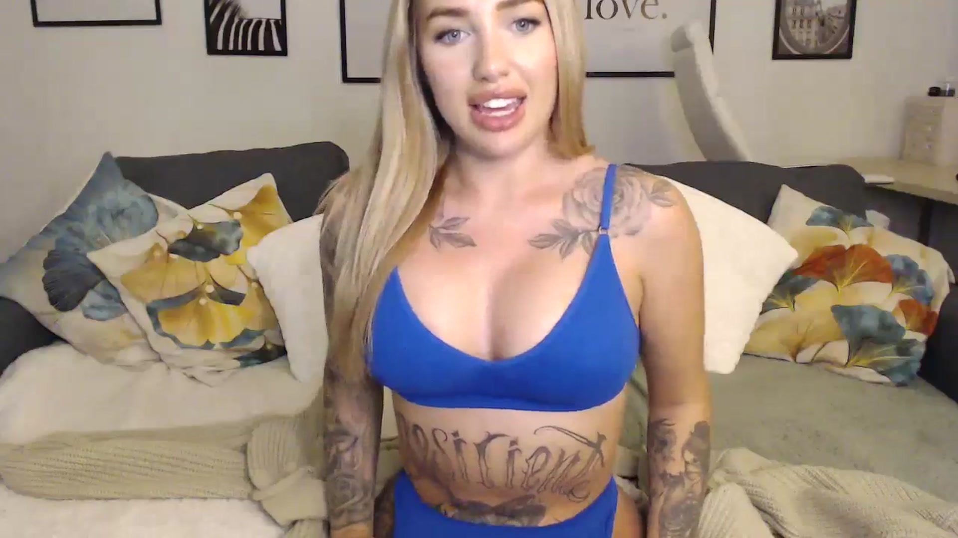 Gallery image thumbnail from ItsFayday's myfreecams stream on, 09/19/2024, 19:55 image 18 of 20