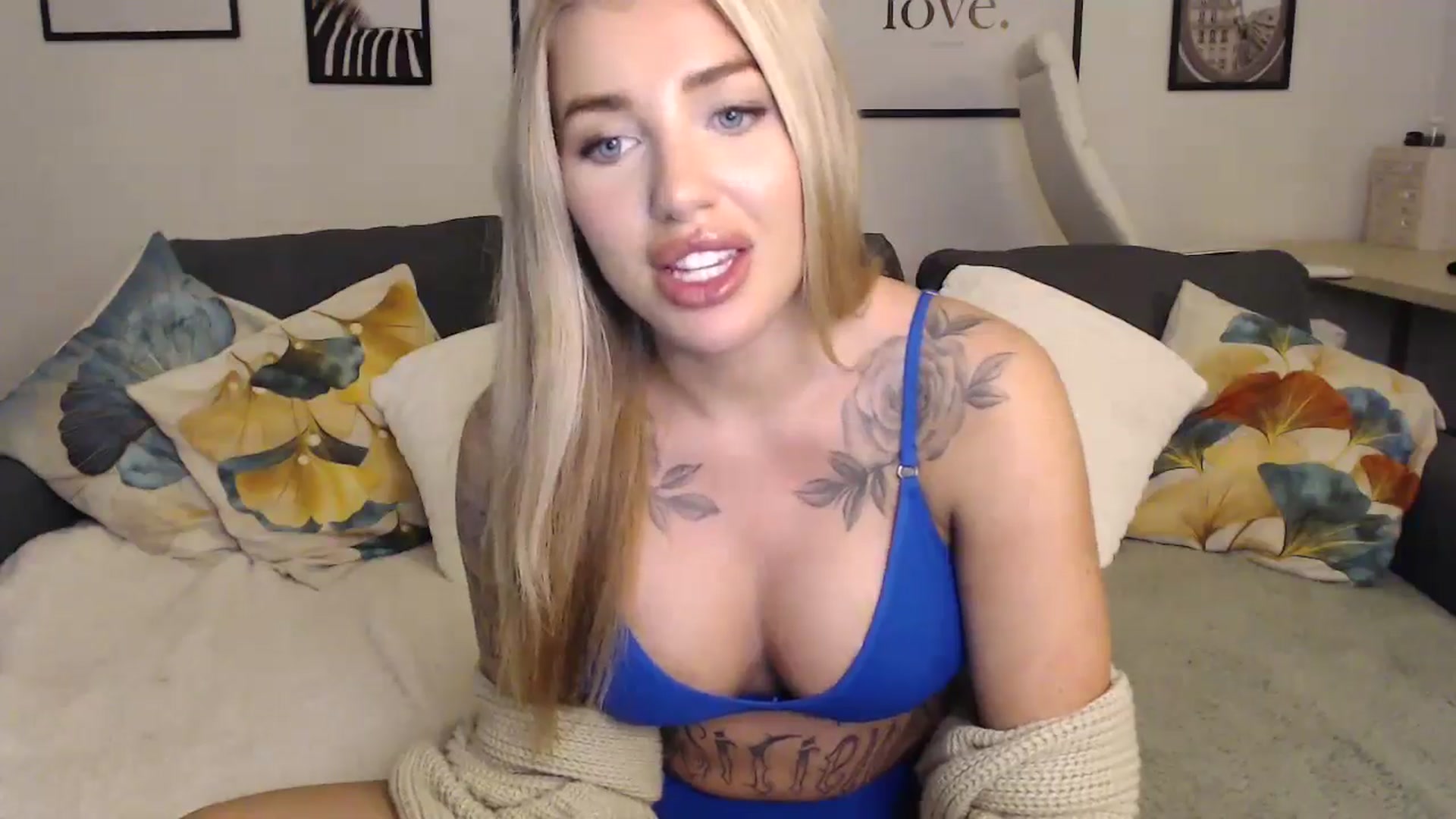 Gallery image thumbnail from ItsFayday's myfreecams stream on, 09/19/2024, 19:55 image 16 of 20