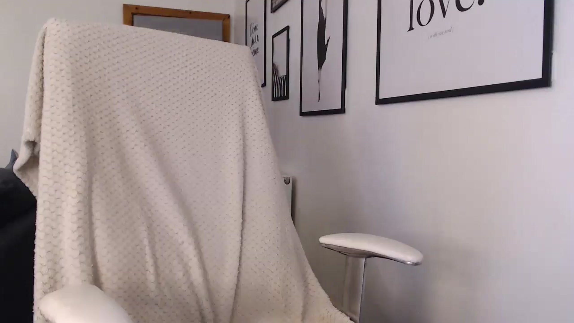Gallery image thumbnail from ItsFayday's myfreecams stream on, 09/20/2024, 17:39 image 8 of 20